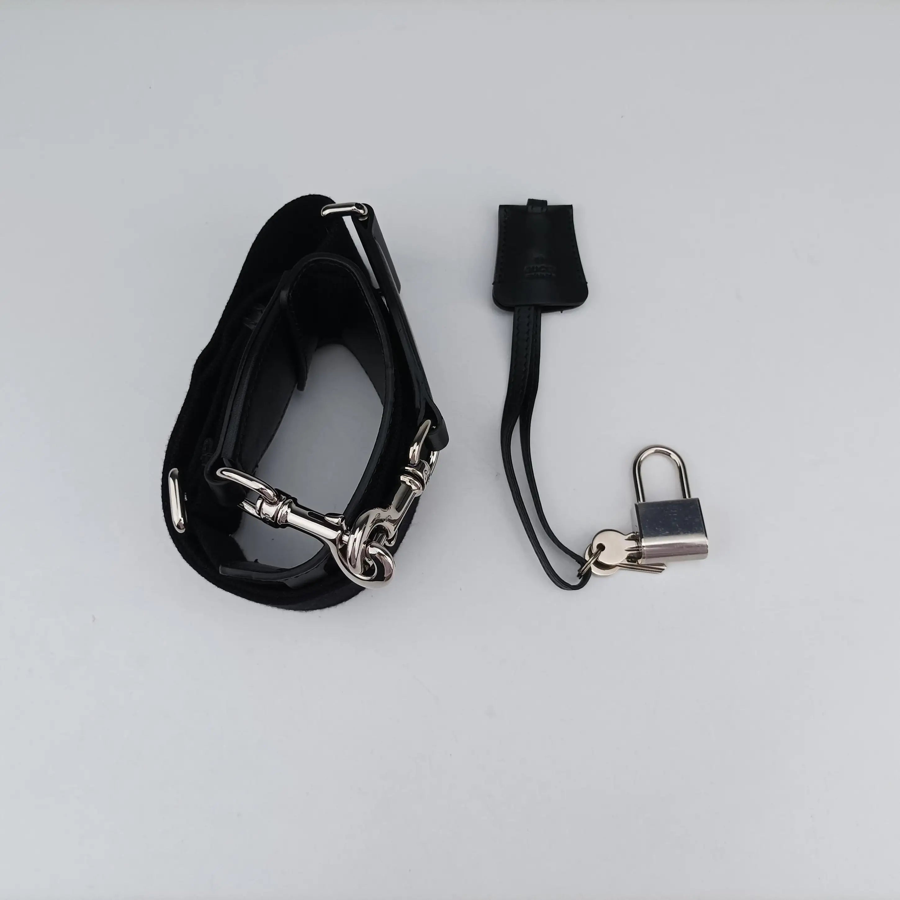 Pre-owned Gucci GG Embossed Black Leather 725129 shoulderbag | stylenewstar