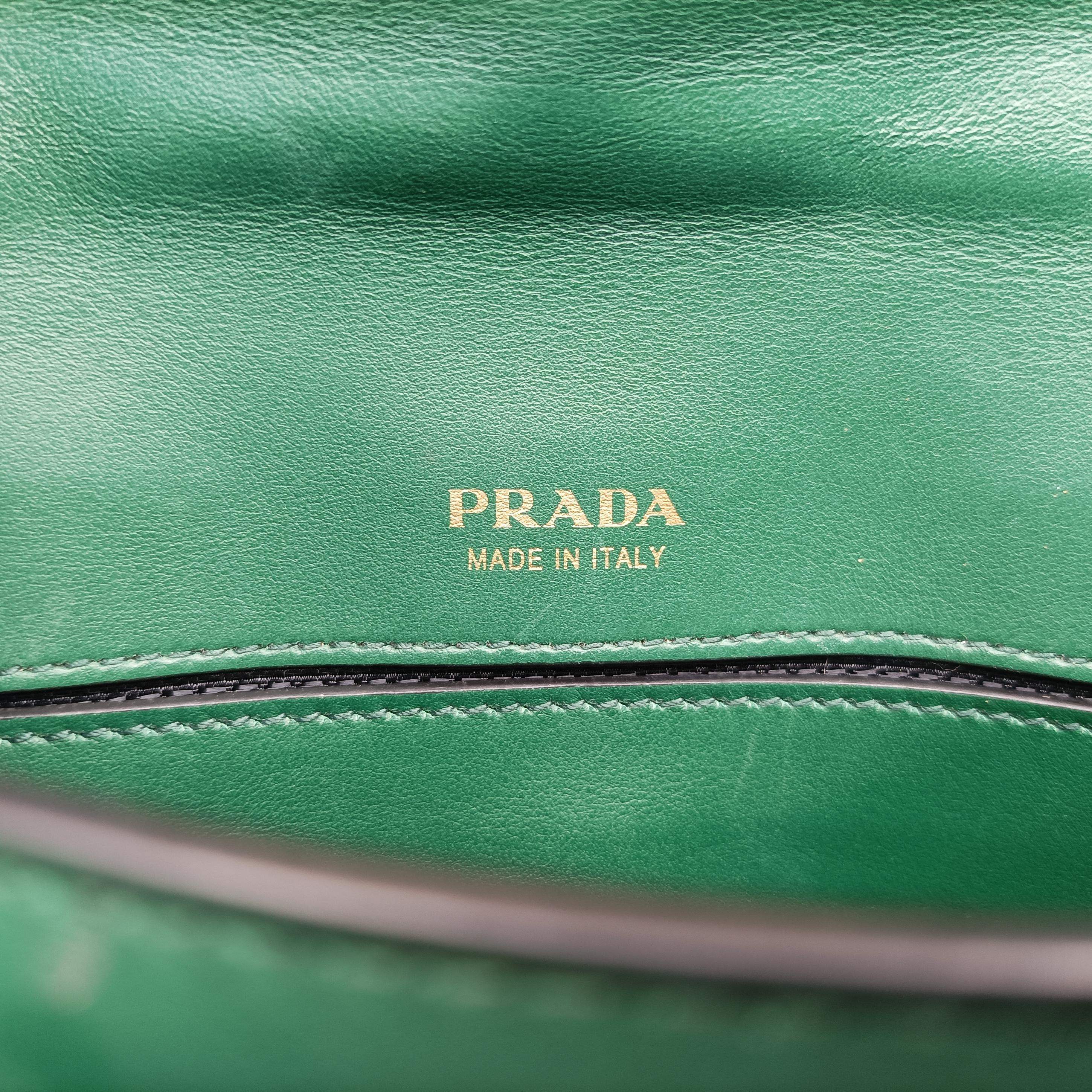Vintage Prada City Calf Cahier Green×black leather  handbag | stylenewstar
