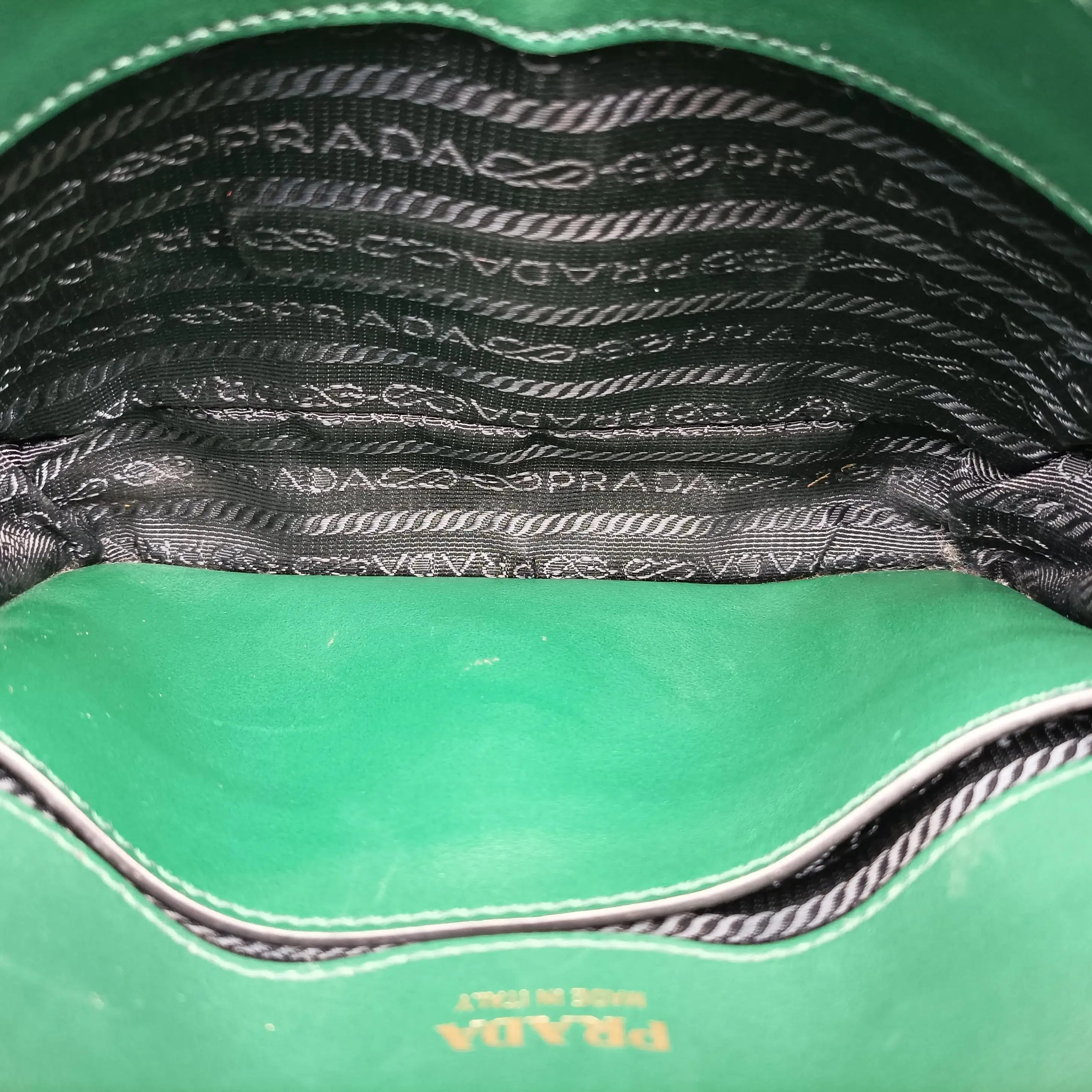 Vintage Prada City Calf Cahier Green×black leather  handbag | stylenewstar