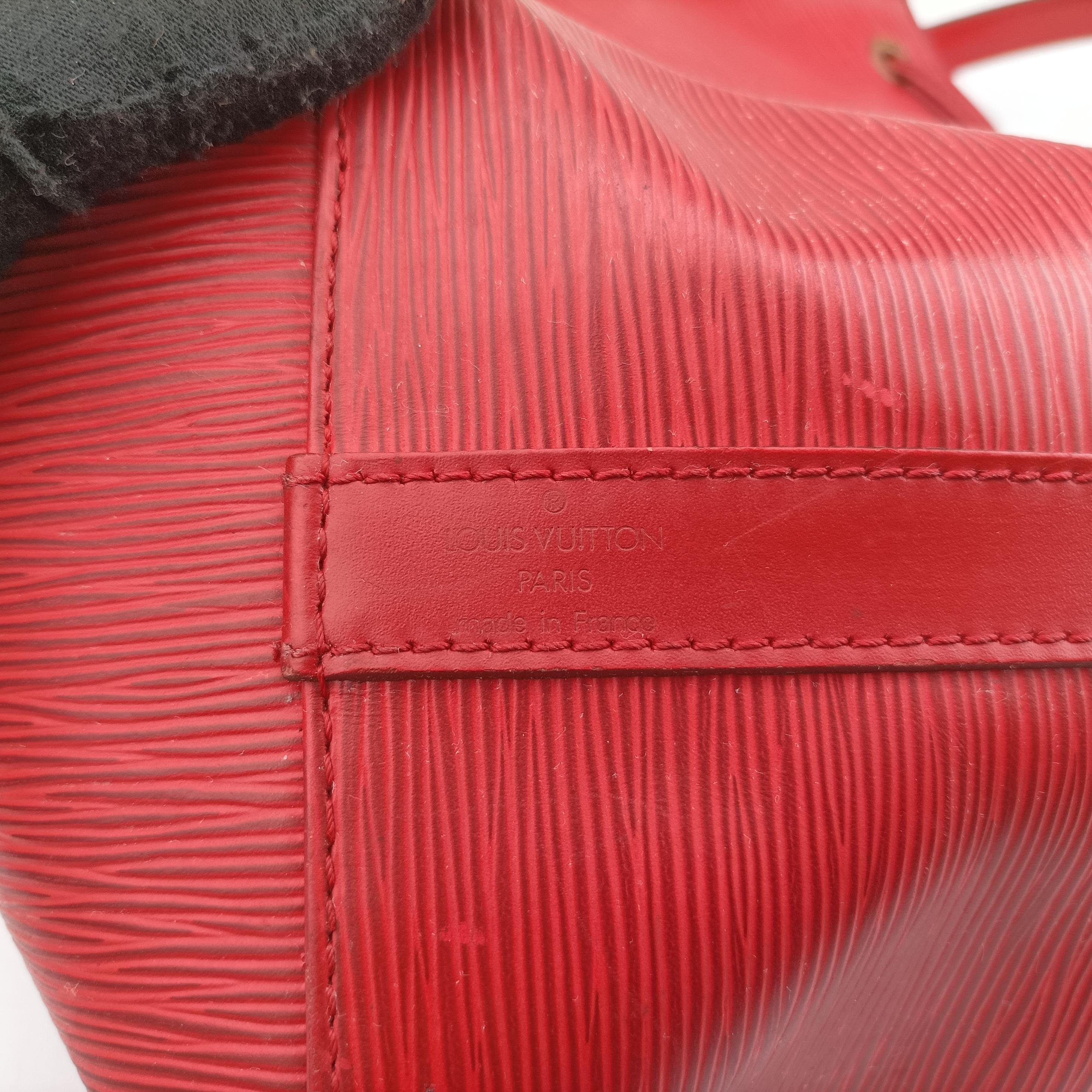 Pre-owned Louis Vuitton Petit Noe Castilian Red Epi M44107 shoulderbag | stylenewstar