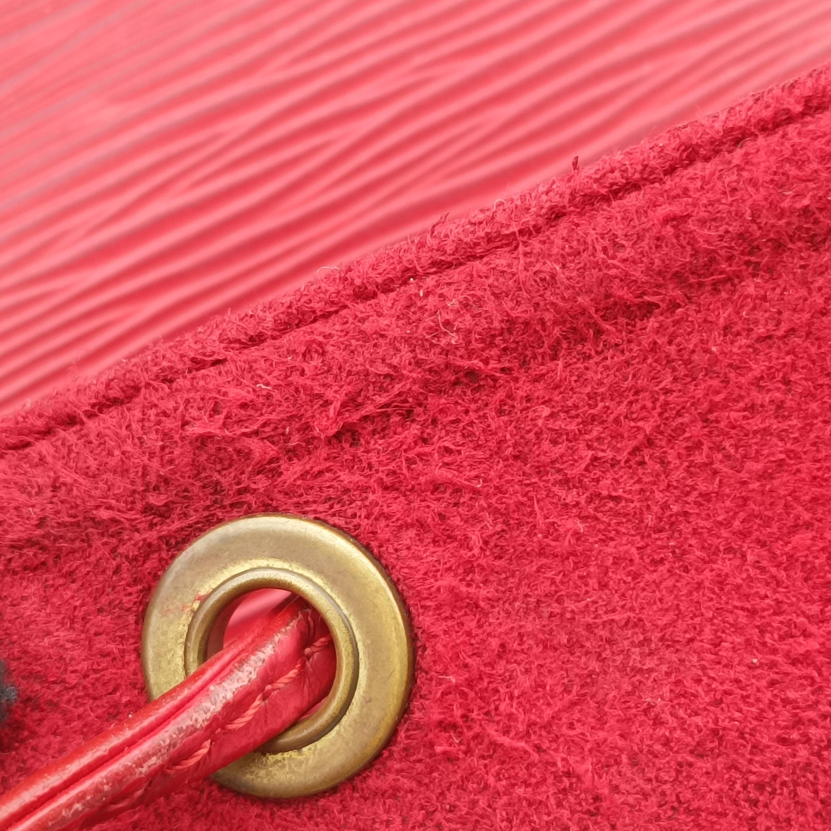 Pre-owned Louis Vuitton Petit Noe Castilian Red Epi M44107 shoulderbag | stylenewstar