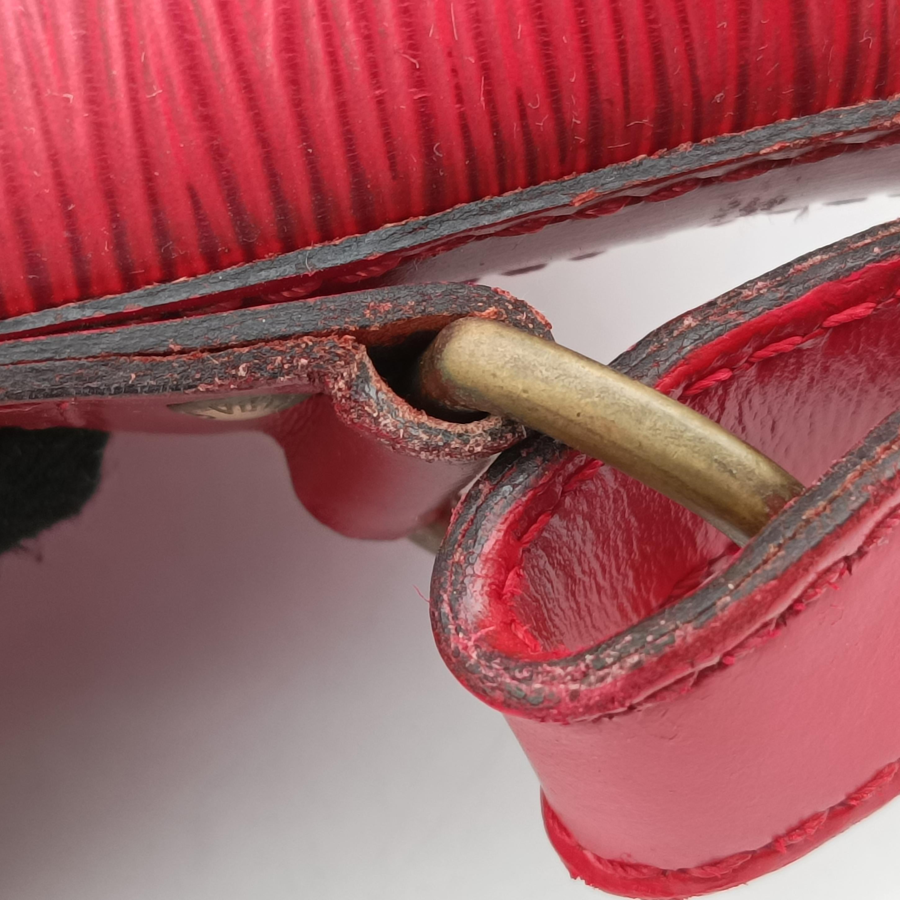 Pre-owned Louis Vuitton Petit Noe Castilian Red Epi M44107 shoulderbag | stylenewstar