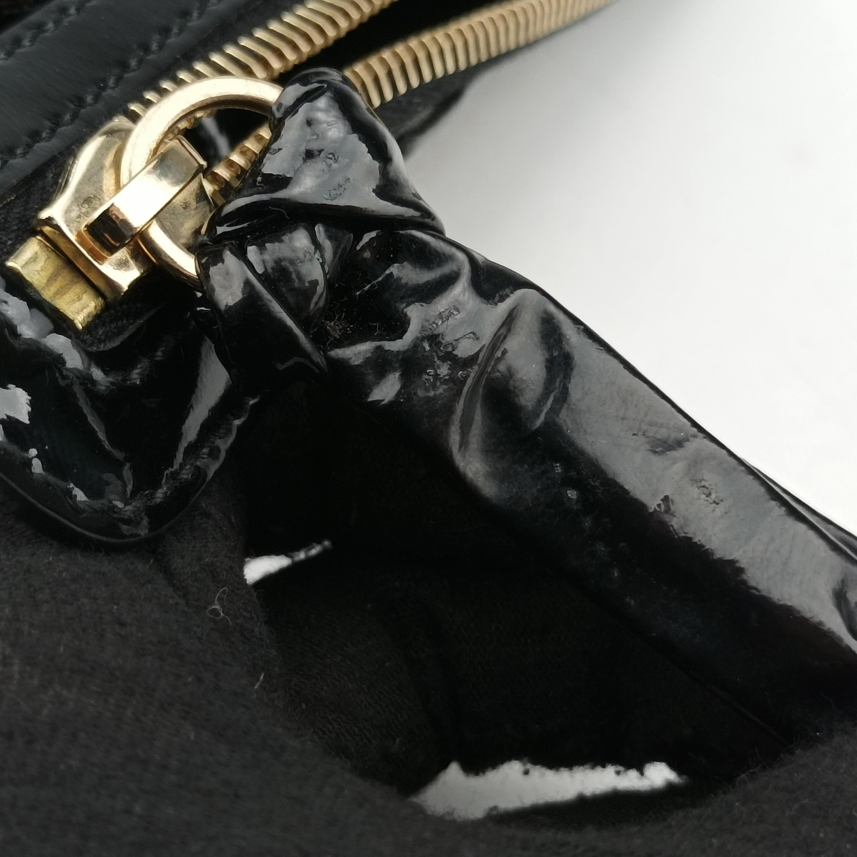 Pre-owned Gucci Hysteria Large Clutch Black Patent 197015 clutchbag | stylenewstar