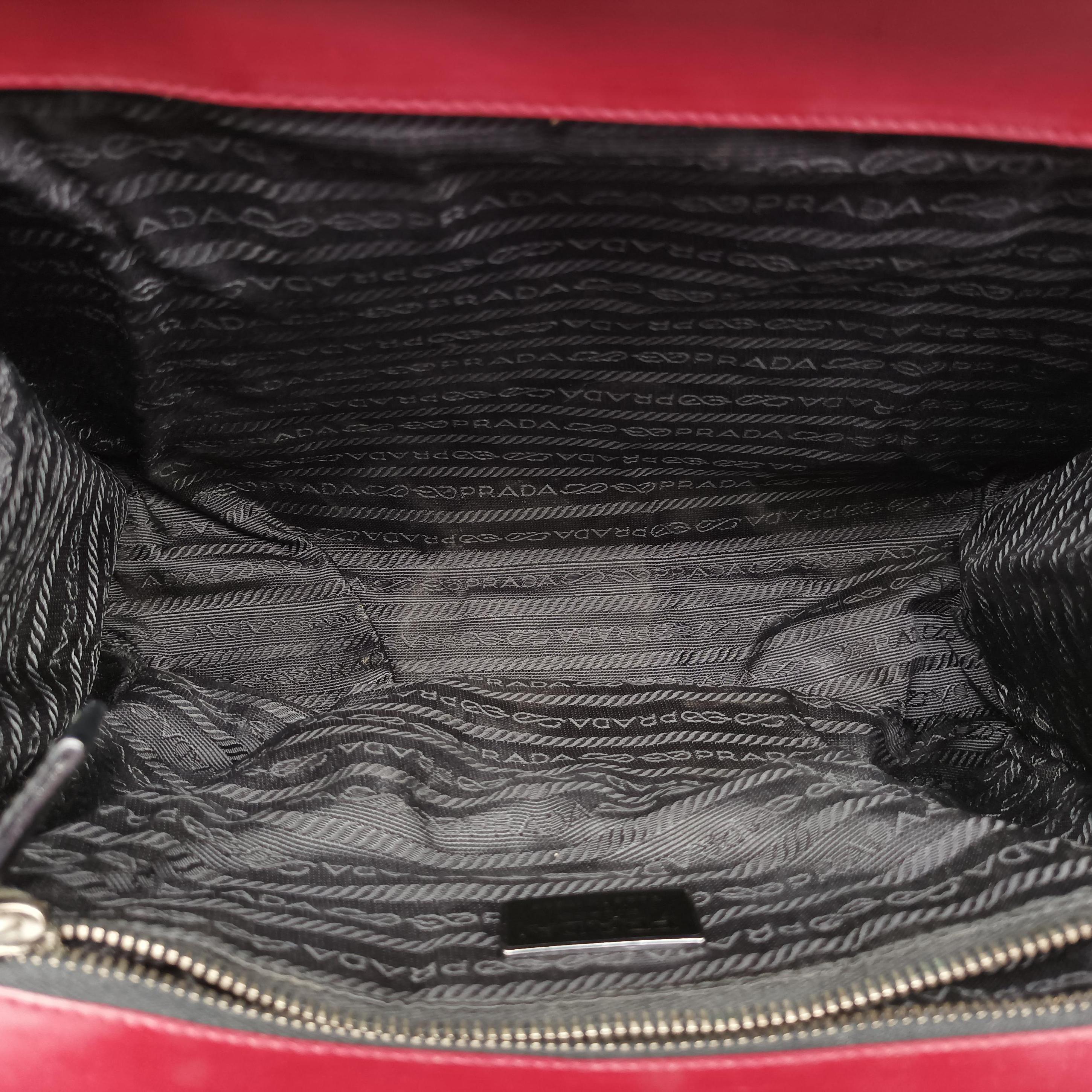 Pre-owned Prada Re-Edition 1995 Red Brushed  leather  shoulderbag | stylenewstar