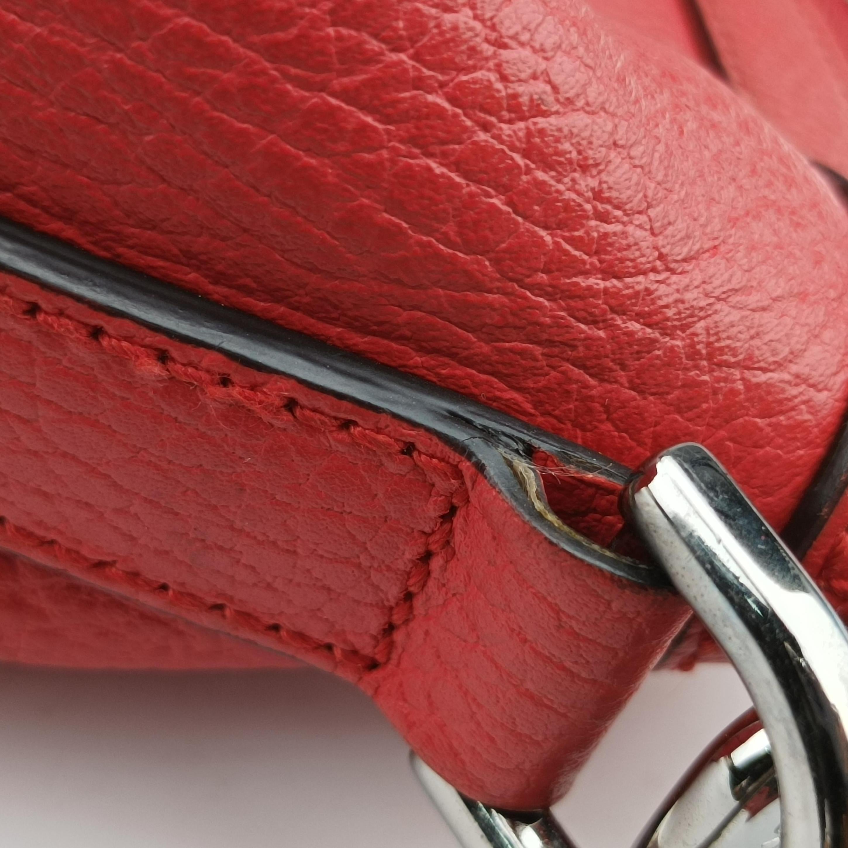 Pre-owned Gucci charm dome Red Leather 341503 shoulderbag | stylenewstar
