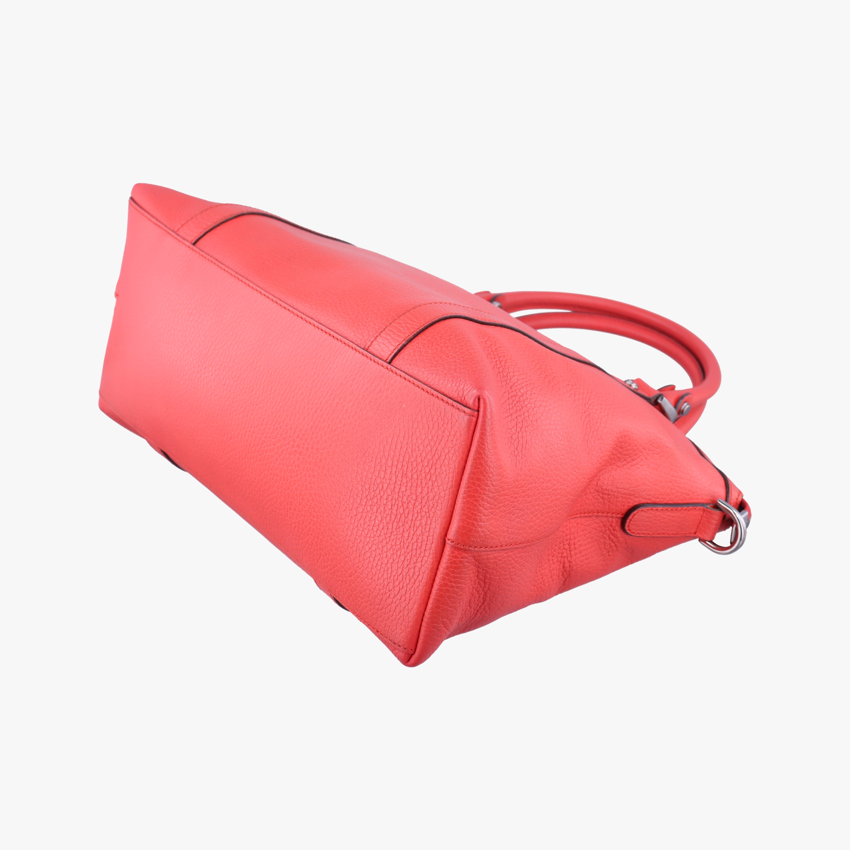 Pre-owned Gucci charm dome Red Leather 341503 shoulderbag | stylenewstar
