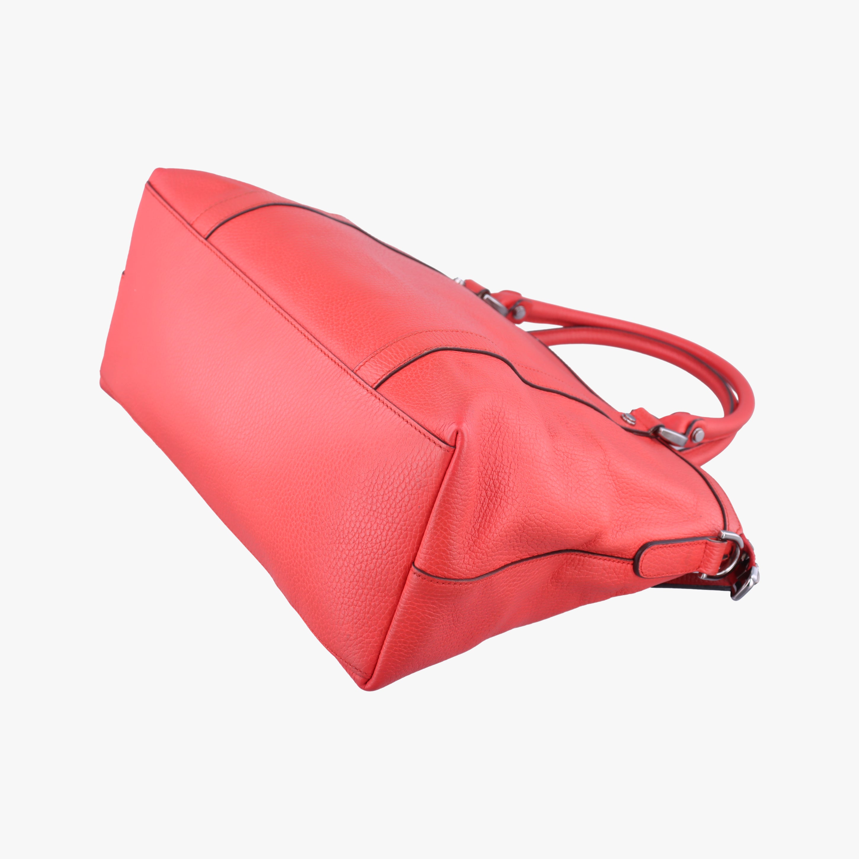 Pre-owned Gucci charm dome Red Leather 341503 shoulderbag | stylenewstar