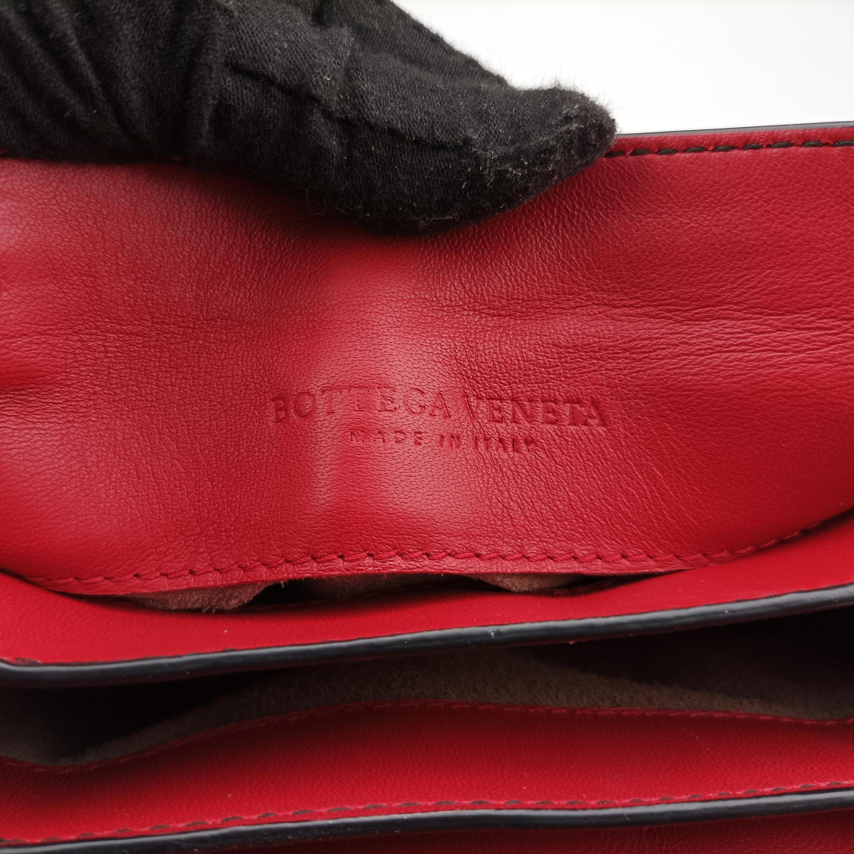 Vintage Bottega Veneta Piazza Burgundy×Red leather  shoulderbag | stylenewstar