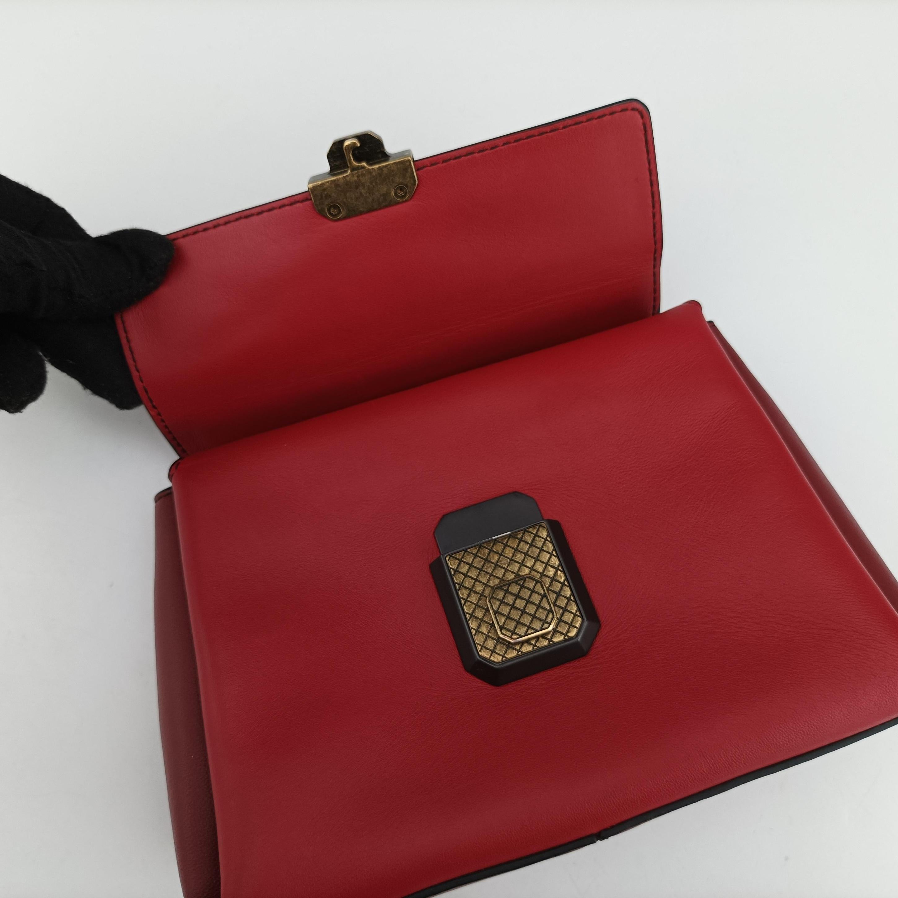 Vintage Bottega Veneta Piazza Burgundy×Red leather  shoulderbag | stylenewstar