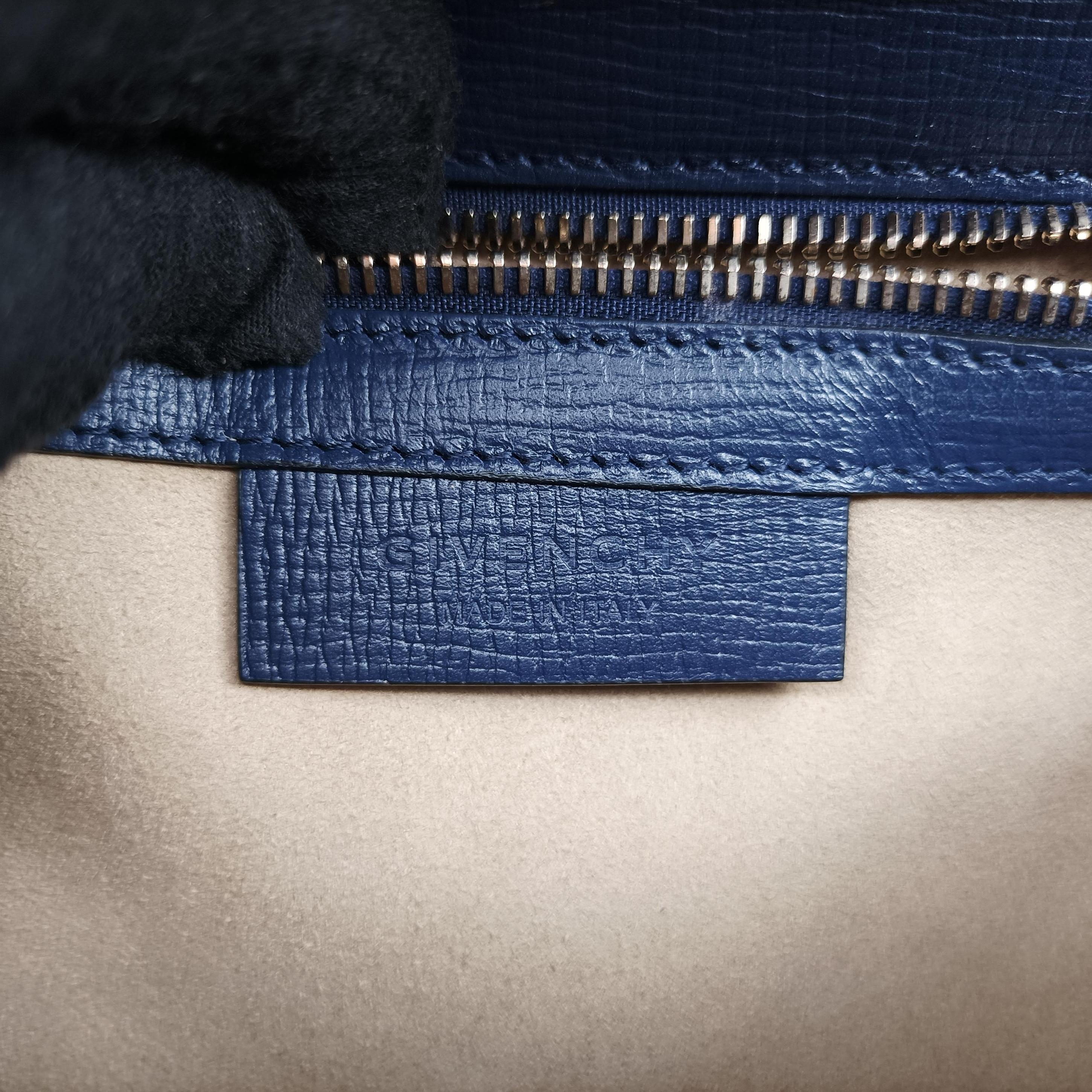 Pre-owned Givenchy Pandora Navy Leather  shoulderbag | stylenewstar