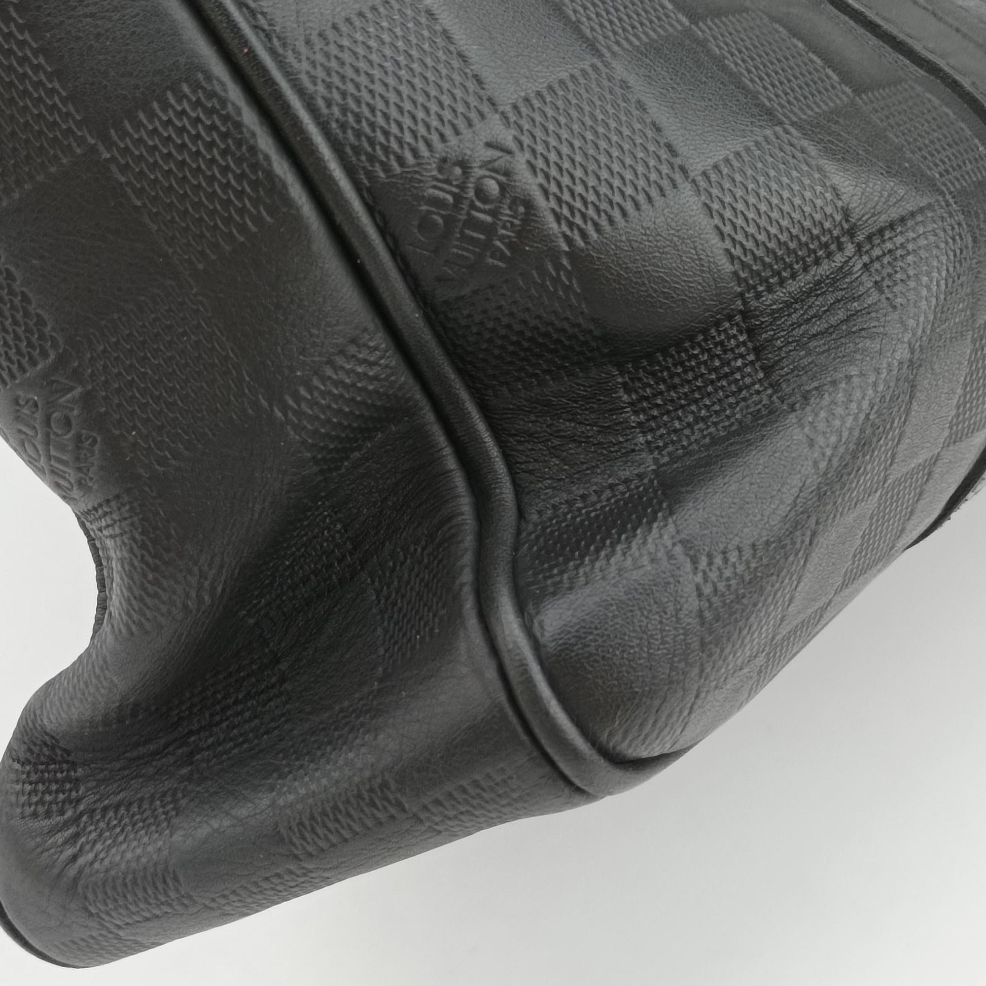 Secondhand Louis Vuitton TADAO Noir Damier Graphite  shoulderbag | stylenewstar