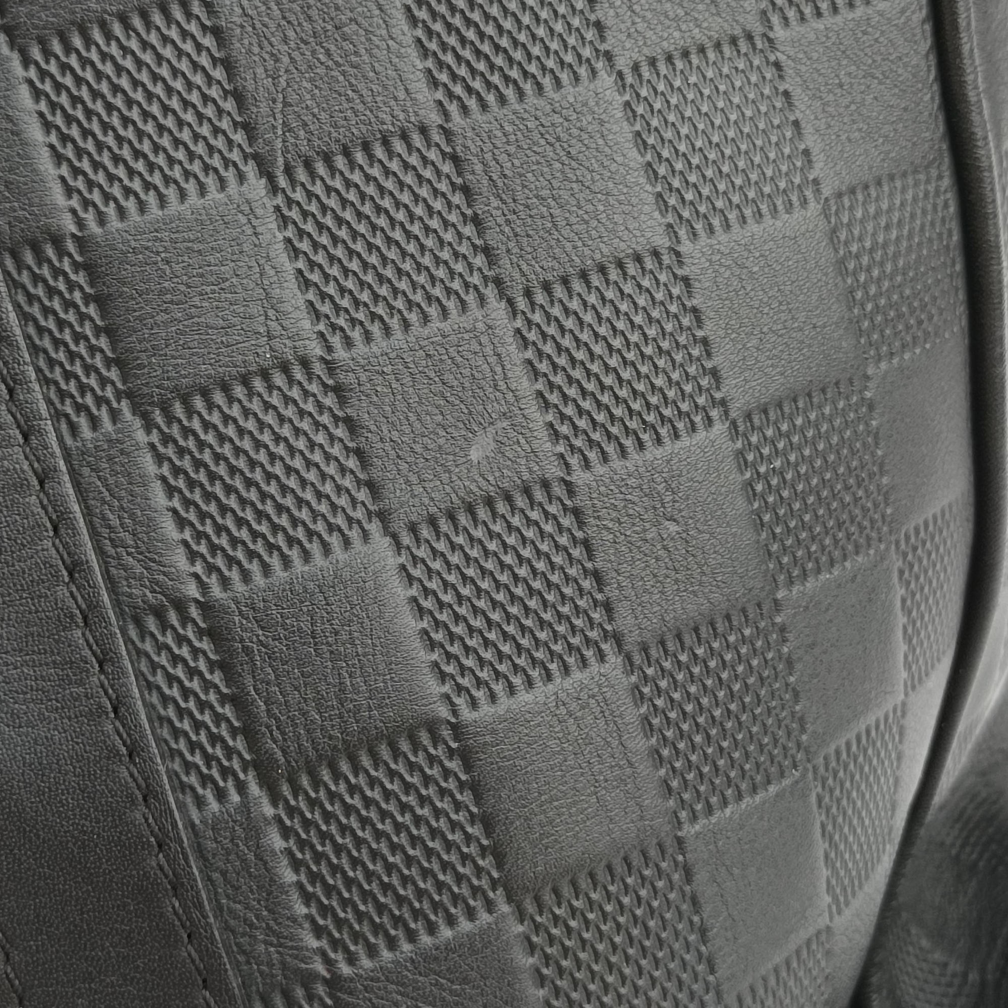 Secondhand Louis Vuitton TADAO Noir Damier Graphite  shoulderbag | stylenewstar
