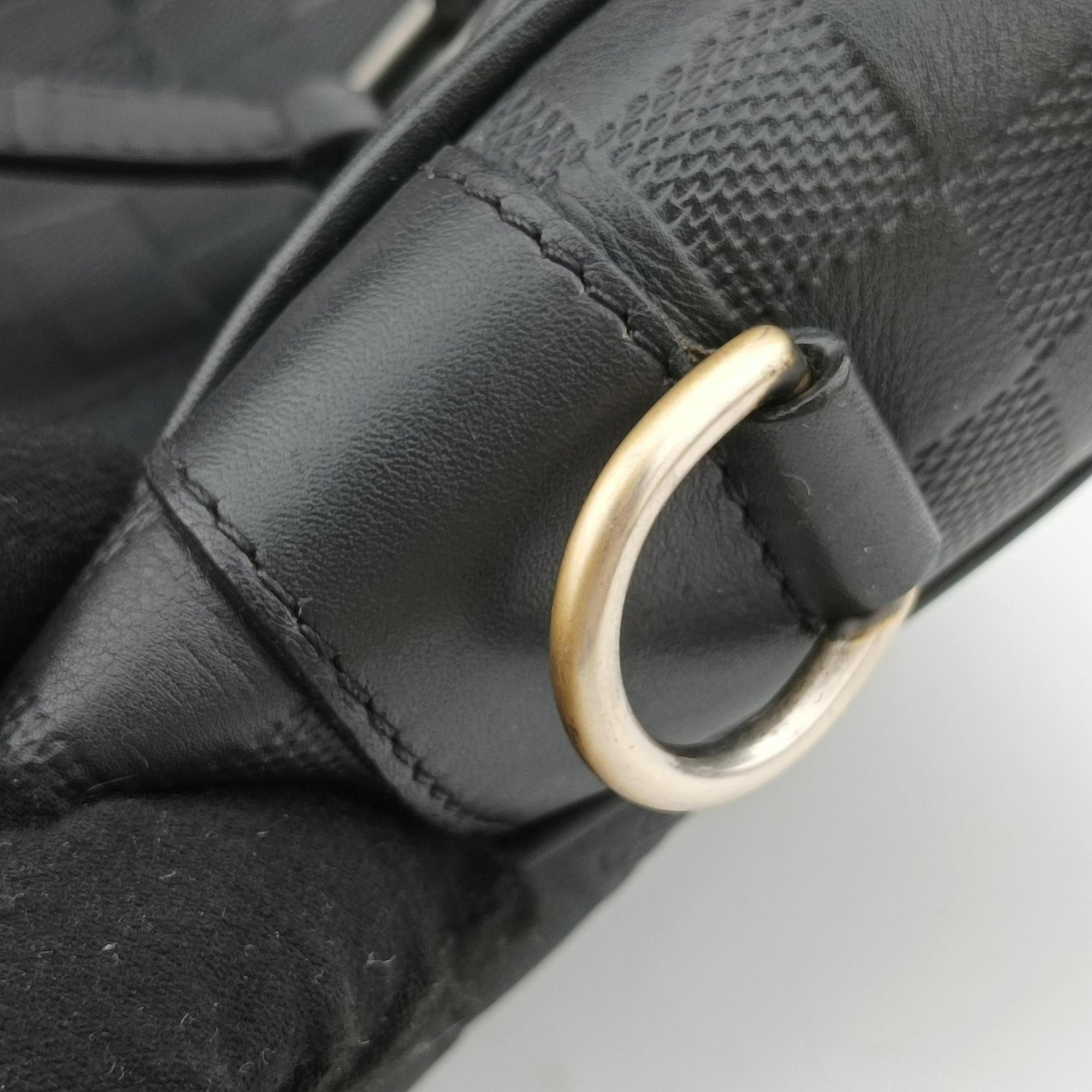 Secondhand Louis Vuitton TADAO Noir Damier Graphite  shoulderbag | stylenewstar