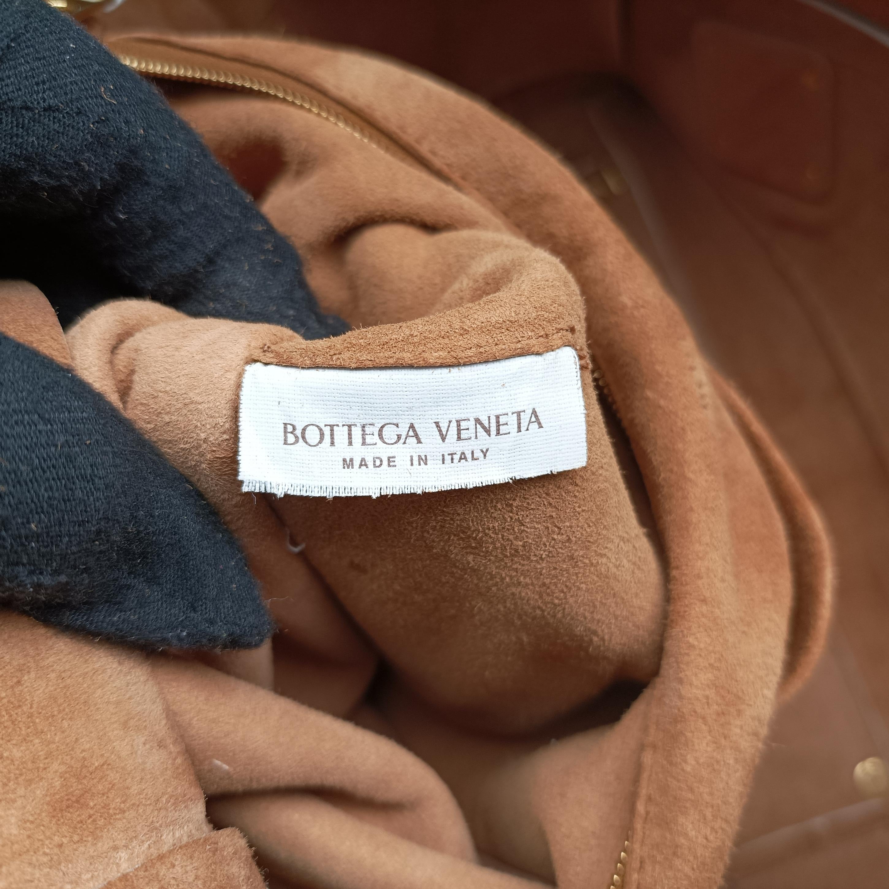 Secondhand Bottega Veneta ARCO White Leather  handbag | stylenewstar