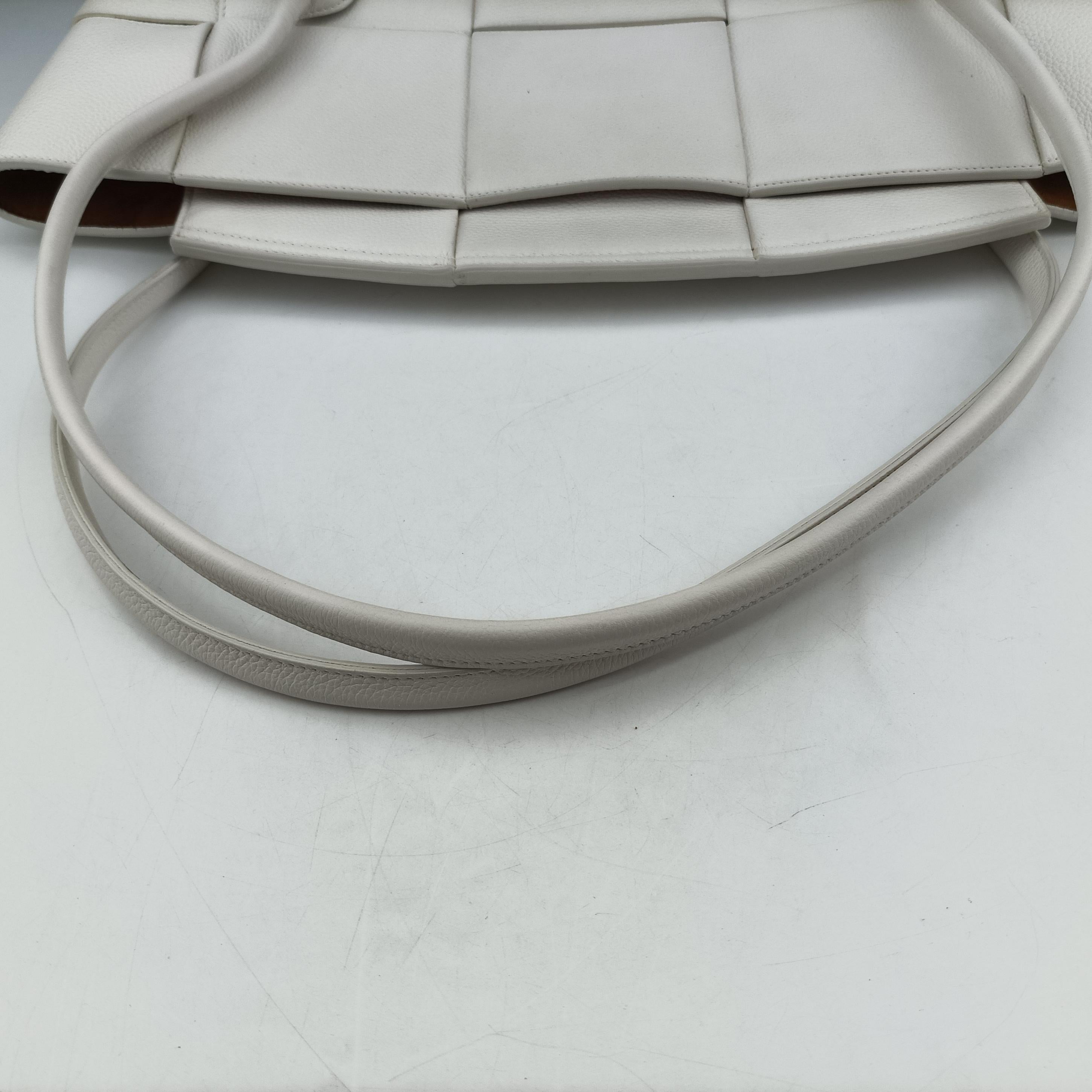 Secondhand Bottega Veneta ARCO White Leather  handbag | stylenewstar