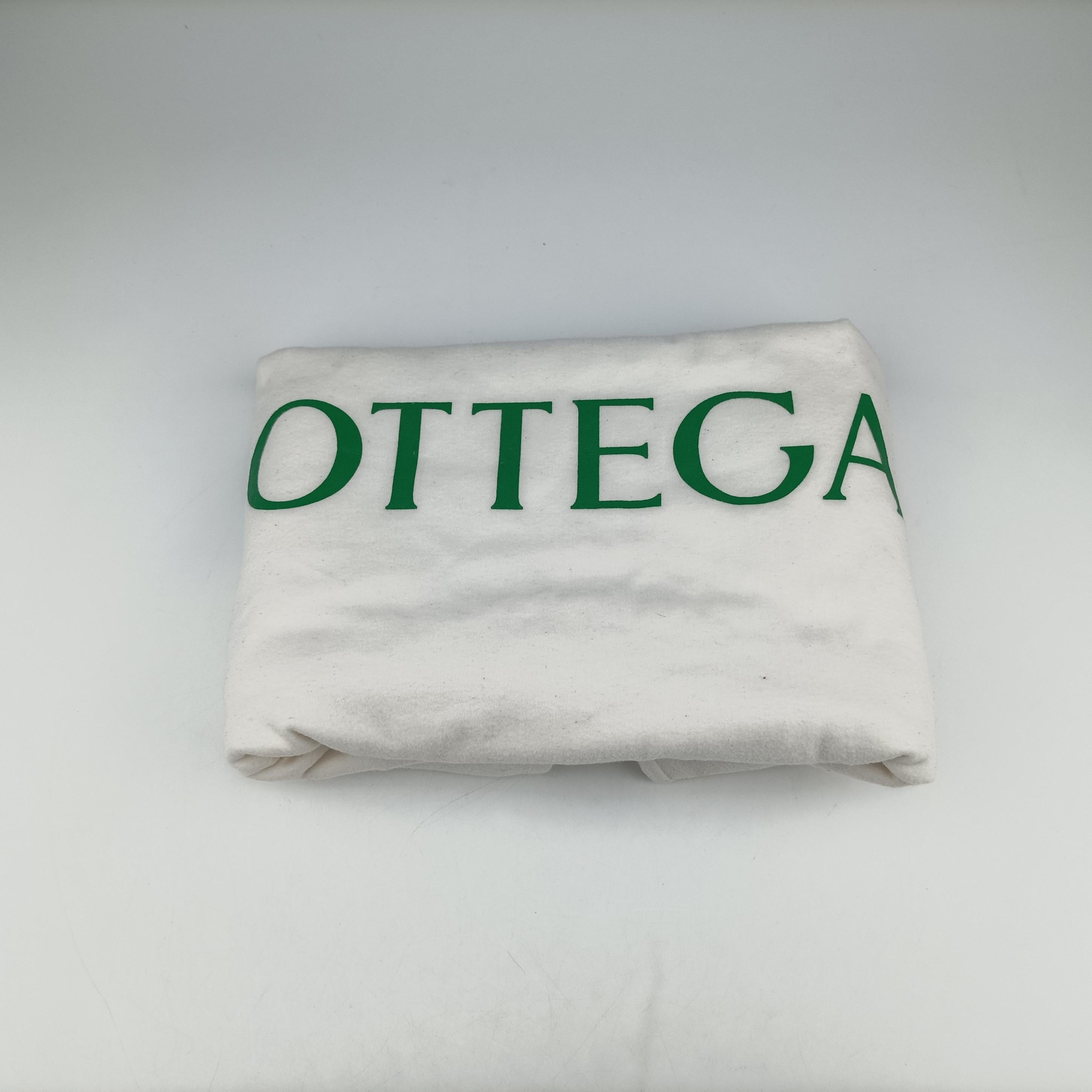 Secondhand Bottega Veneta ARCO White Leather  handbag | stylenewstar