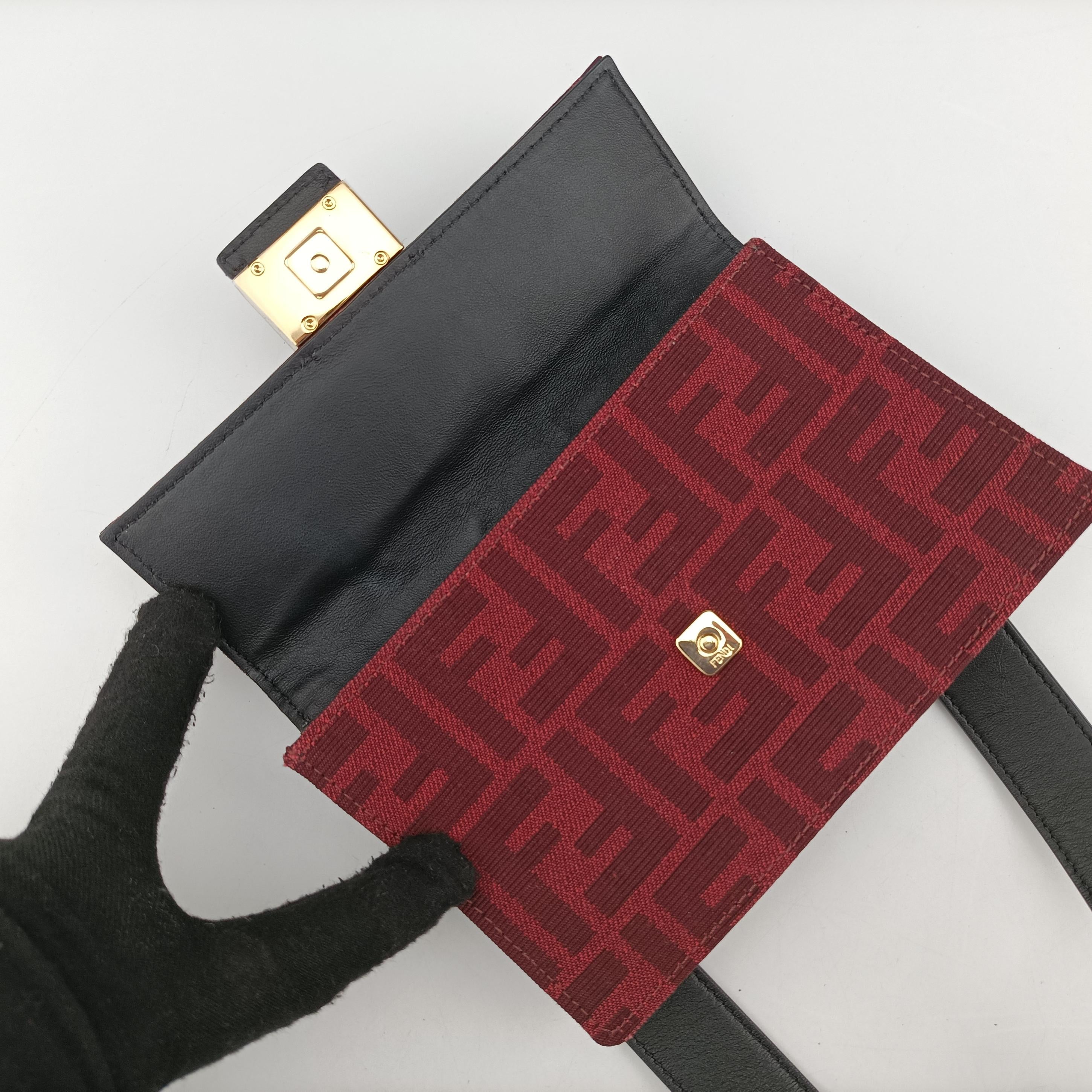 Secondhand Fendi FF Logo Baguette slim Red canvas 7M0295 shoulderbag | stylenewstar