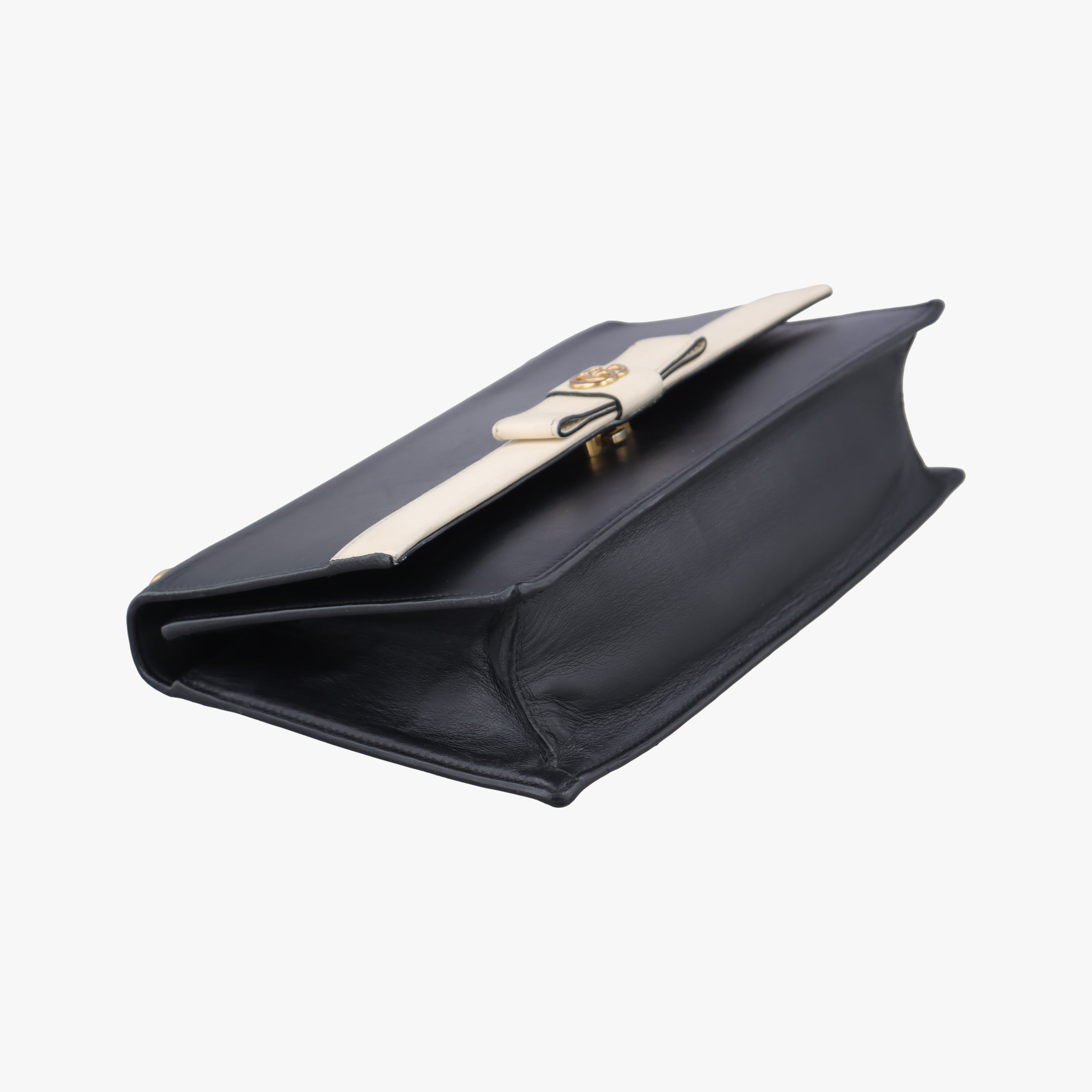 Pre-owned Gucci GG Marmont Black×White Leather 432680 shoulderbag | stylenewstar