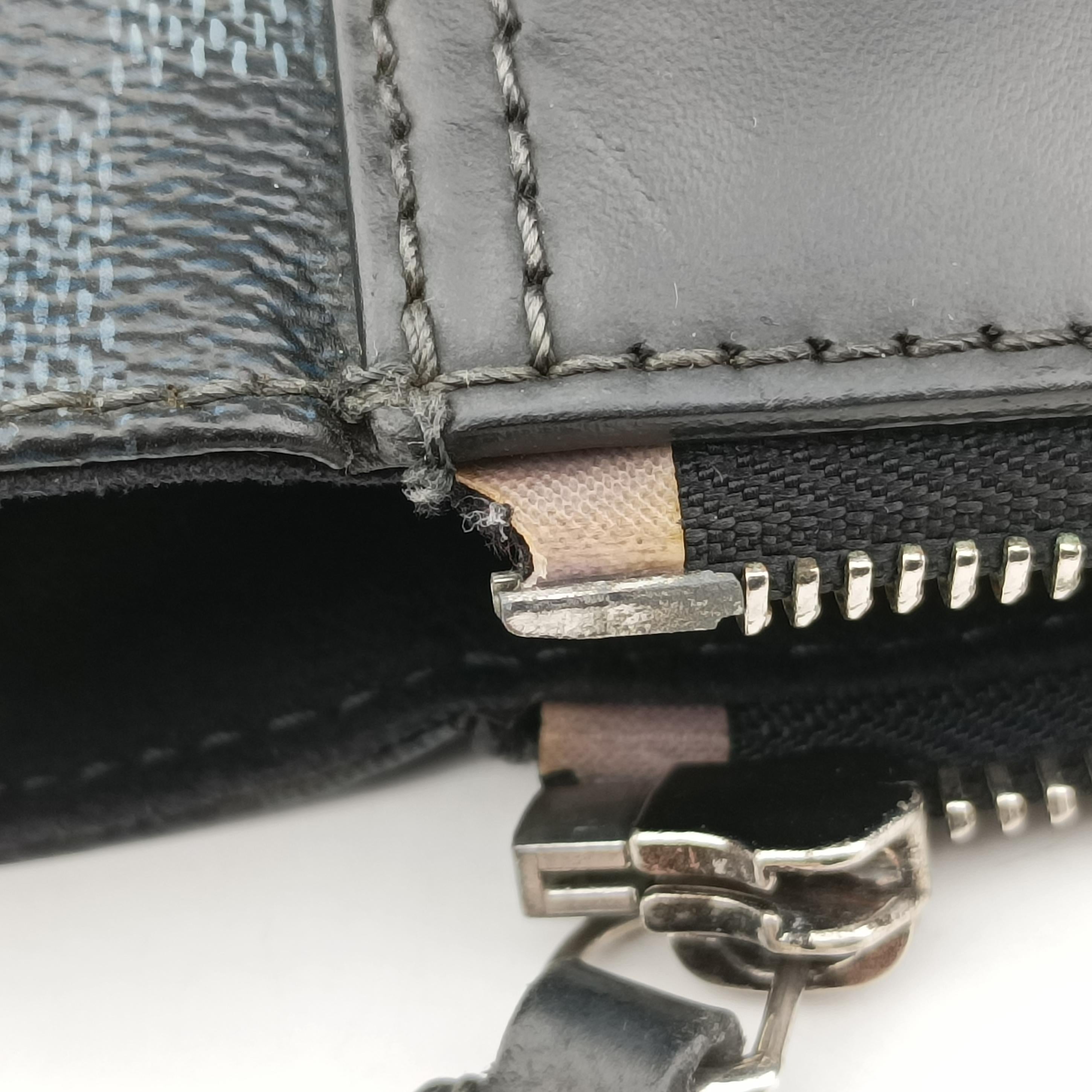 Pre-owned Louis Vuitton Messenger Greenwich Navy×Noir Damier Cobalt N41348 shoulderbag | stylenewstar