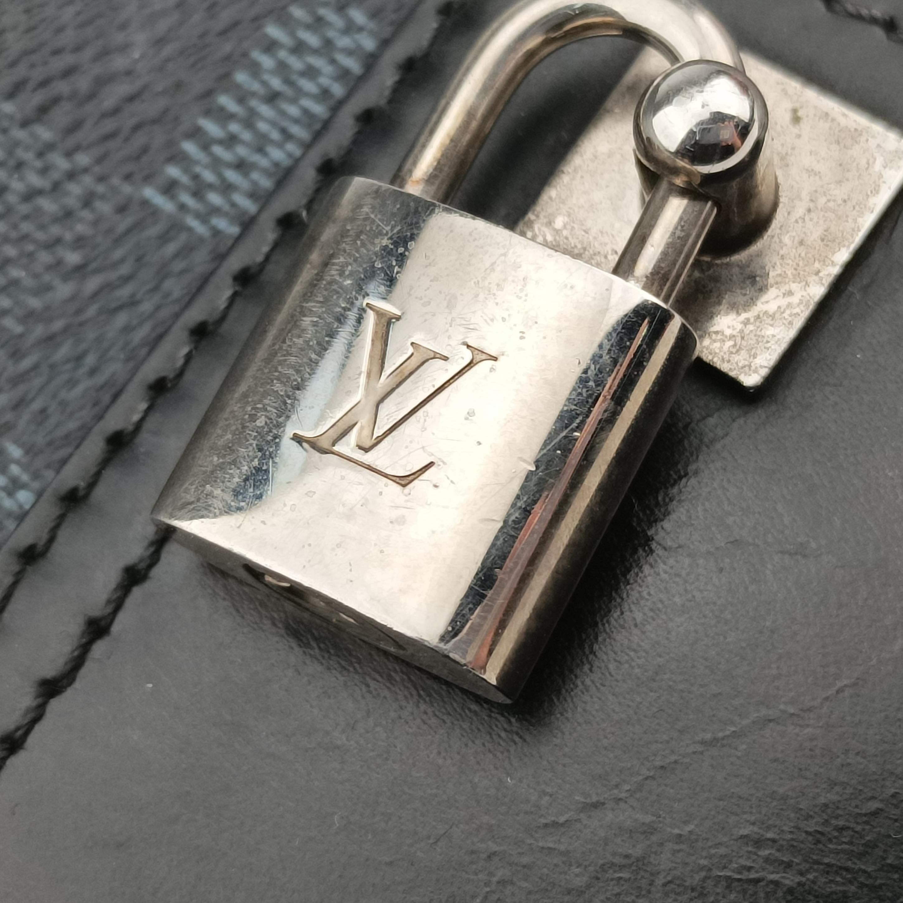 Pre-owned Louis Vuitton Messenger Greenwich Navy×Noir Damier Cobalt N41348 shoulderbag | stylenewstar
