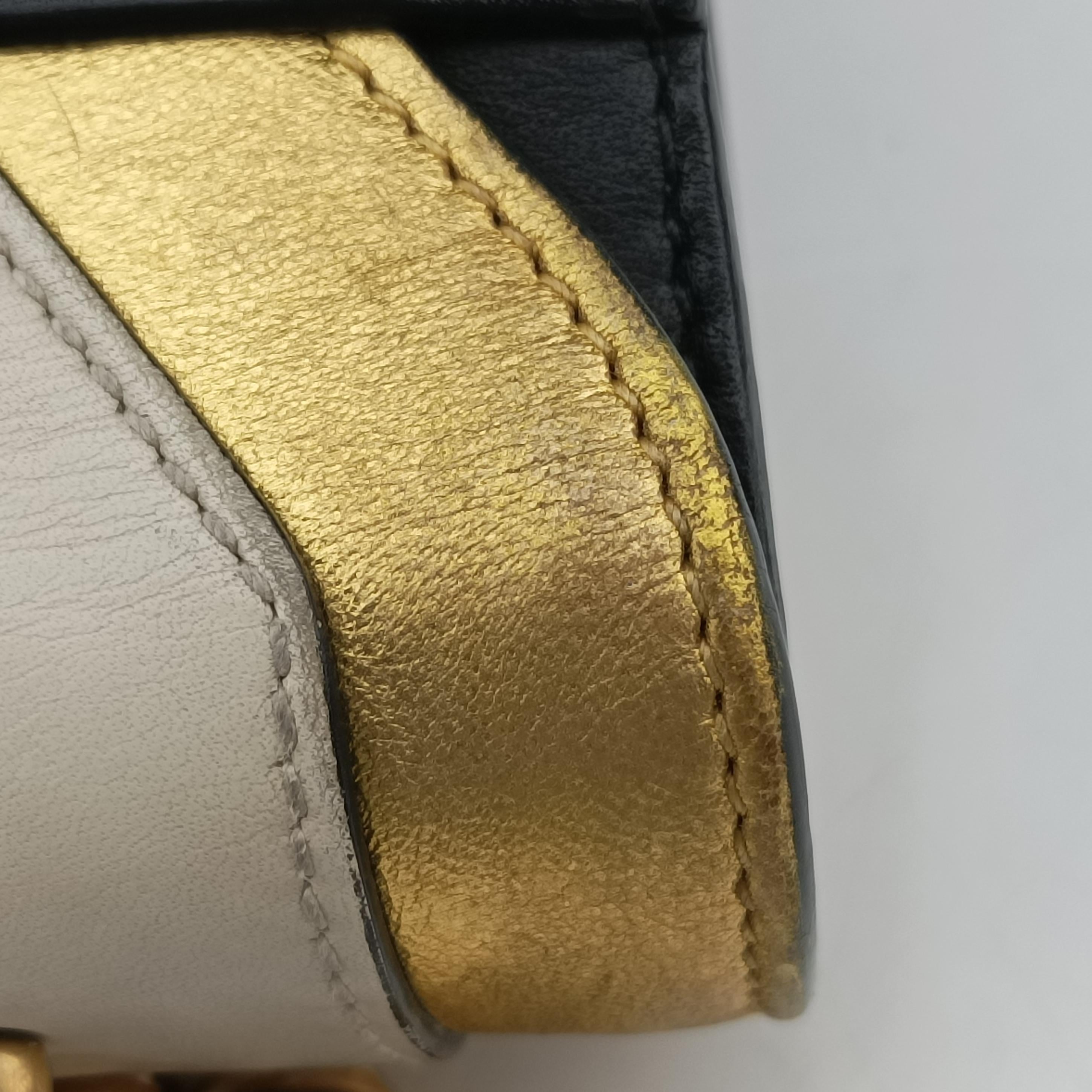 Pre-owned Gucci Pearly Peony Black×White×Gold Leather 432282 shoulderbag | stylenewstar