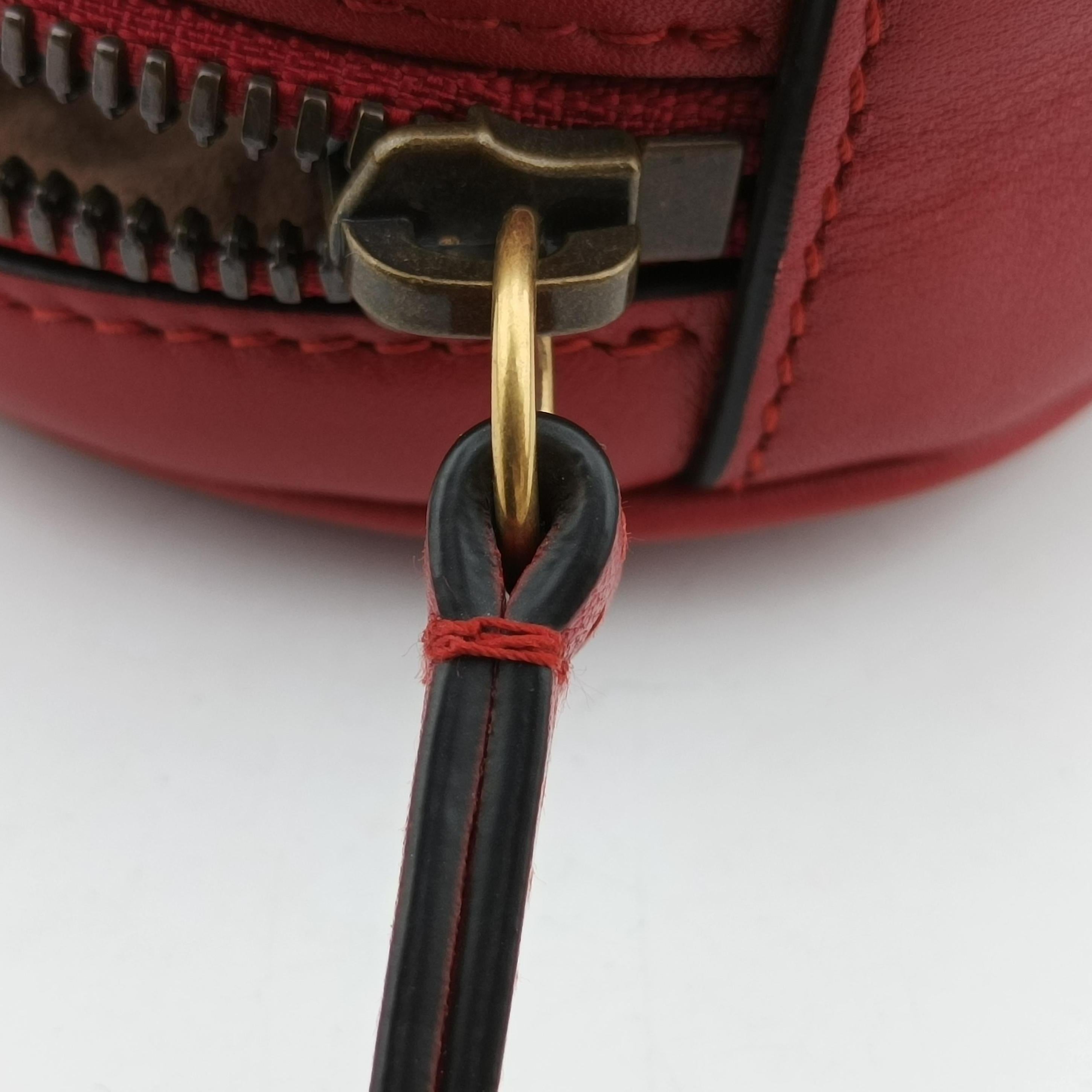 Pre-owned Gucci GG Marmont Red Leather 476434 bum bag/waist bag | stylenewstar