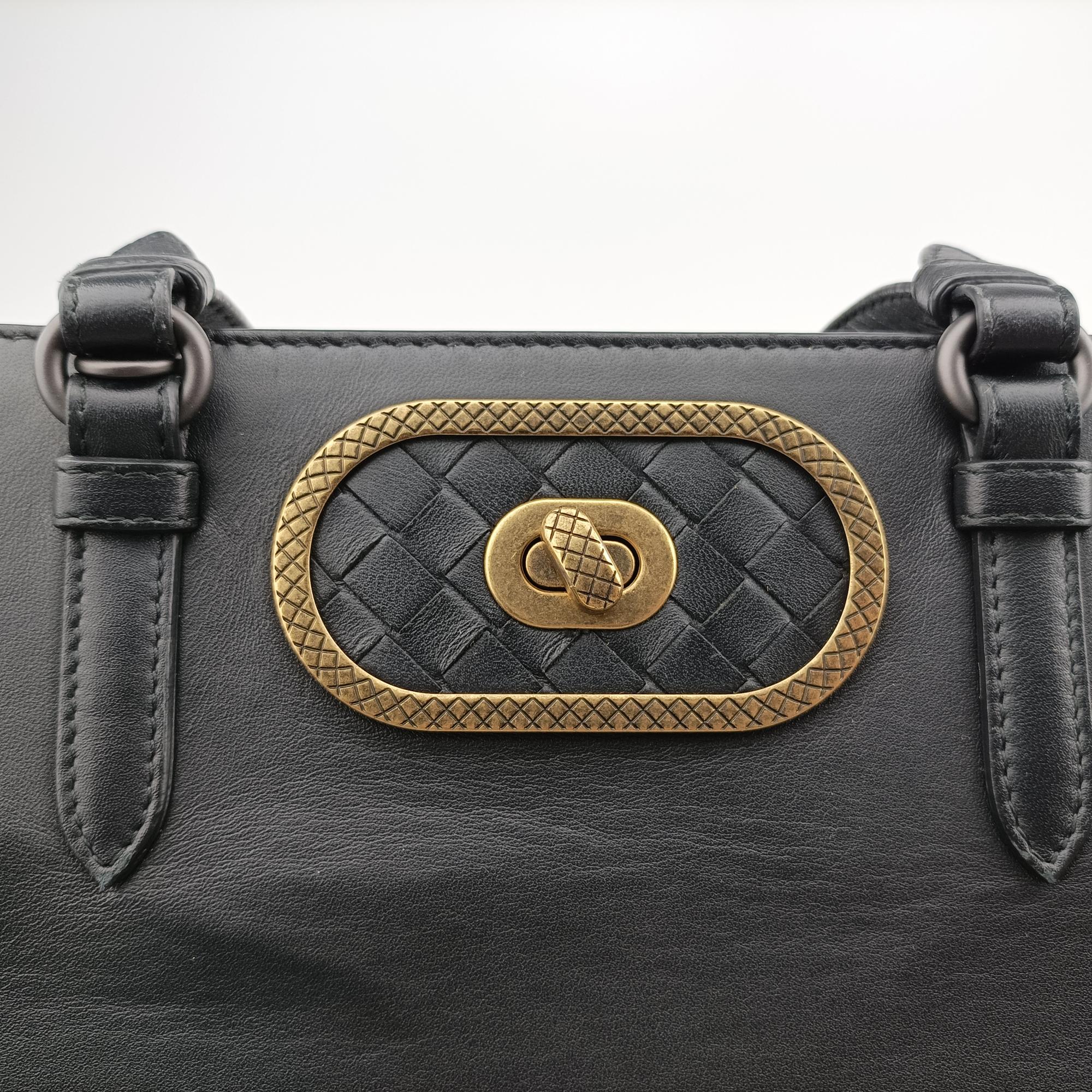 Vintage Bottega Veneta Intrecciato  Ellitica Black lambskin  shoulderbag | stylenewstar