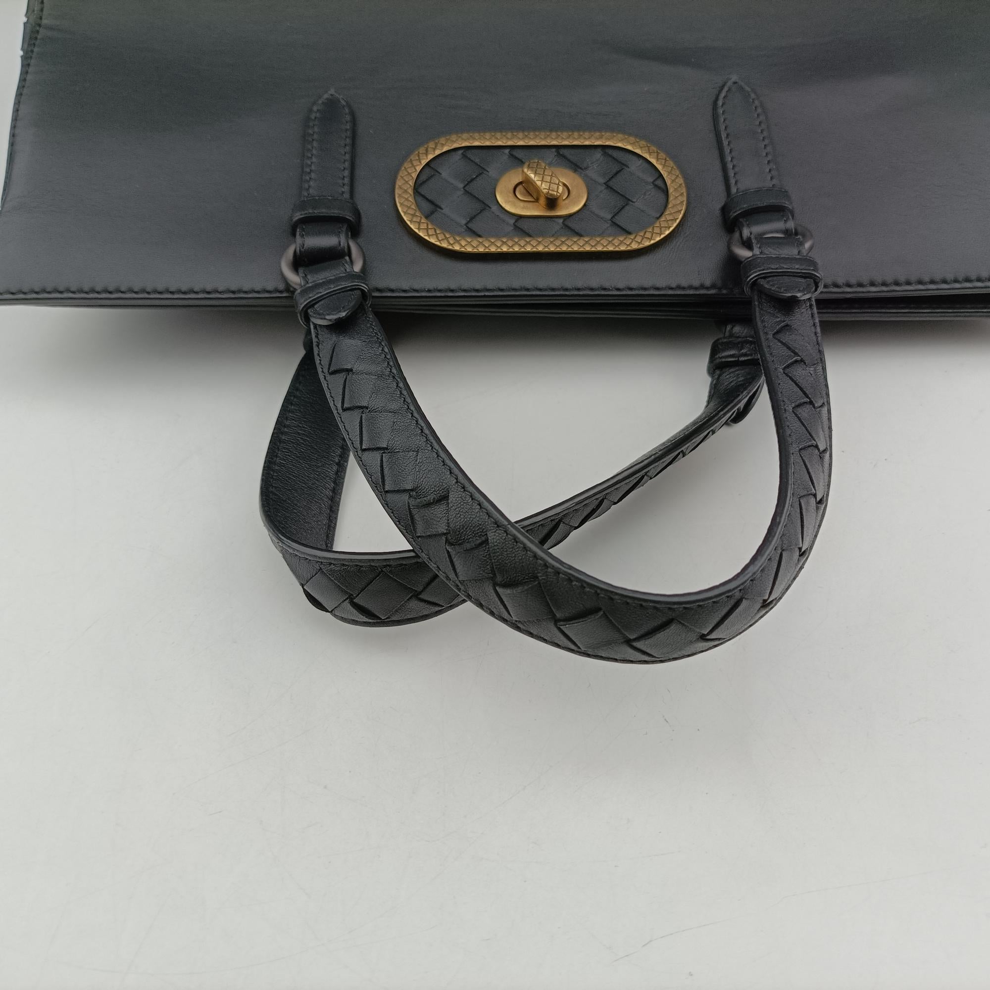 Vintage Bottega Veneta Intrecciato  Ellitica Black lambskin  shoulderbag | stylenewstar