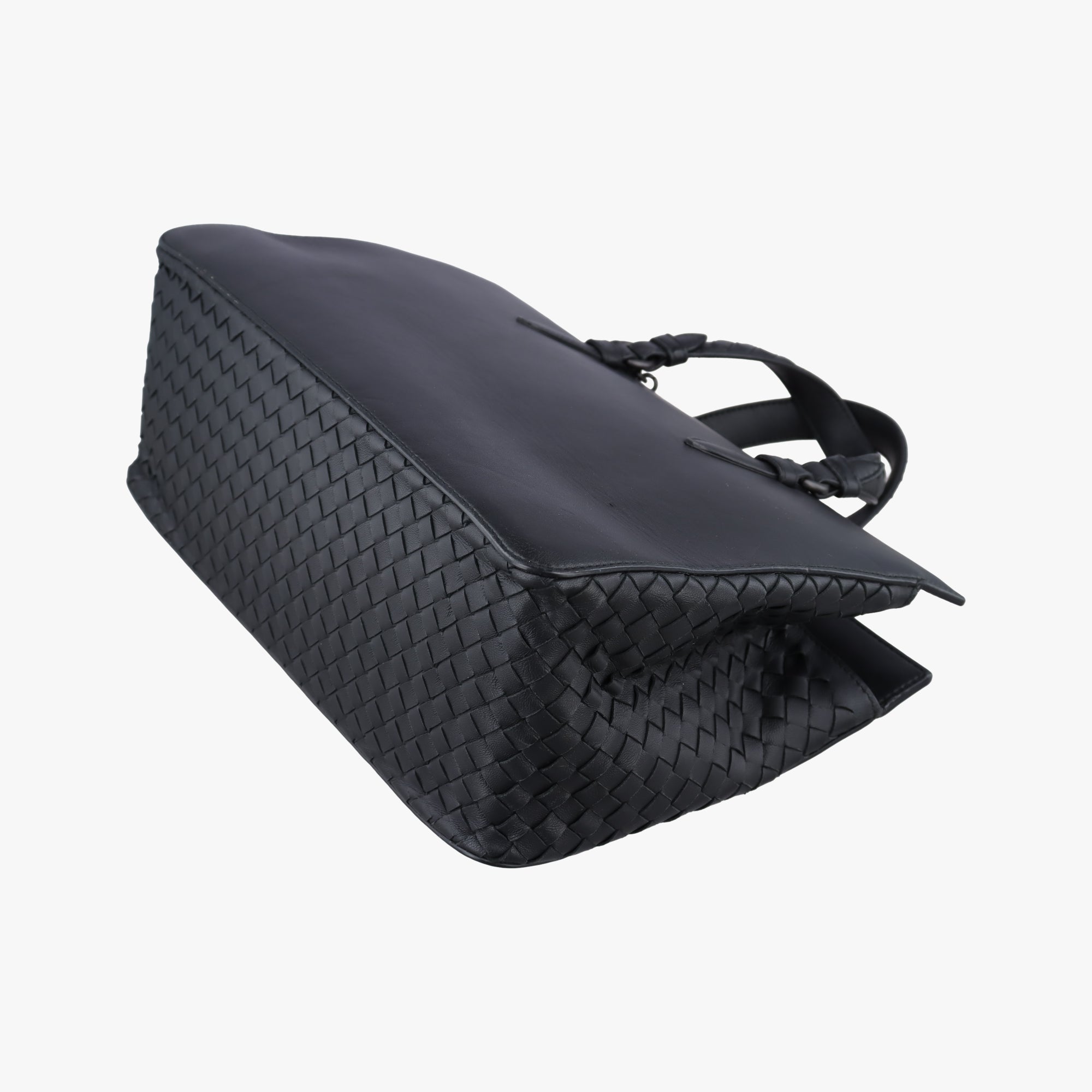 Vintage Bottega Veneta Intrecciato  Ellitica Black lambskin  shoulderbag | stylenewstar