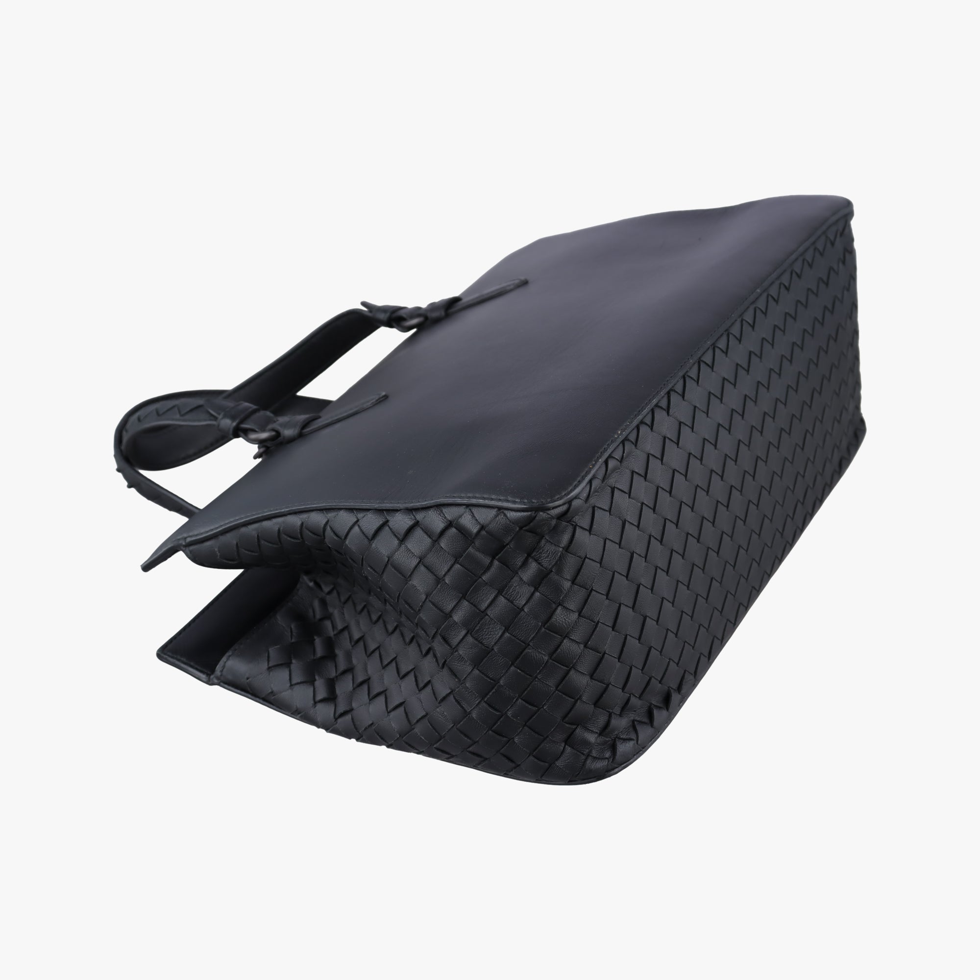 Vintage Bottega Veneta Intrecciato  Ellitica Black lambskin  shoulderbag | stylenewstar