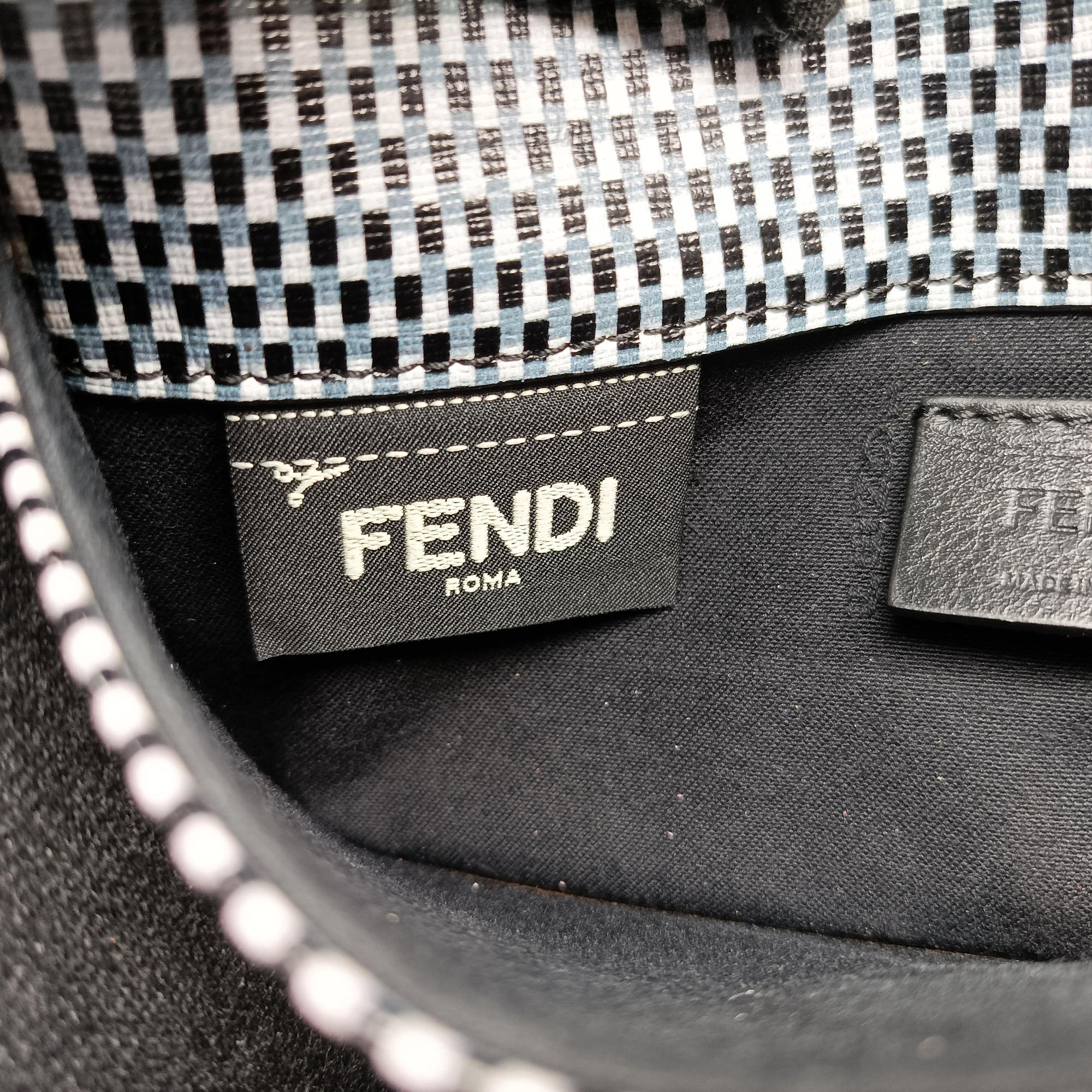 Pre-owned Fendi Karlito Lagerfeld Studded Black×Multicolour Leather 8M0346 shoulderbag | stylenewstar