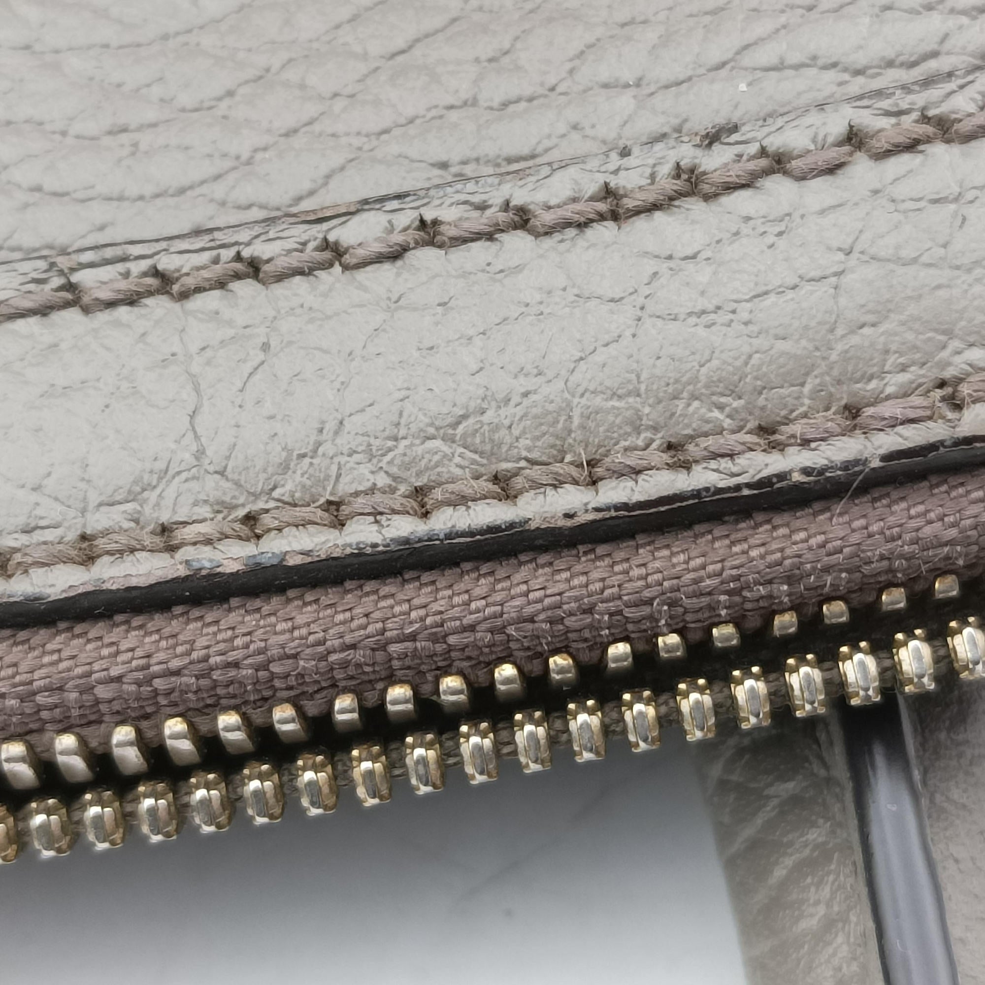 Pre-owned Gucci Interlocking G charm Dome Grey Leather 449662 shoulderbag | stylenewstar