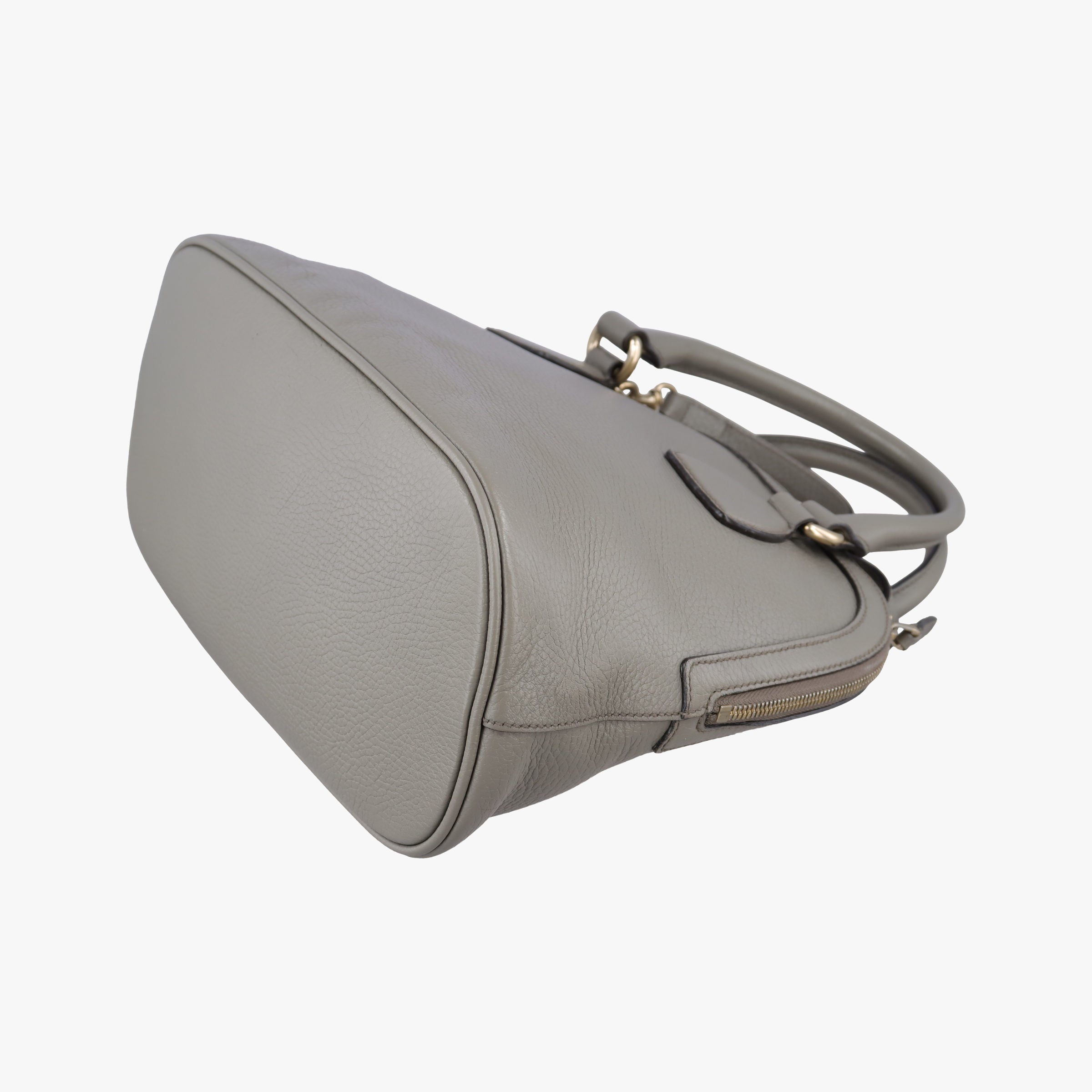 Pre-owned Gucci Interlocking G charm Dome Grey Leather 449662 shoulderbag | stylenewstar