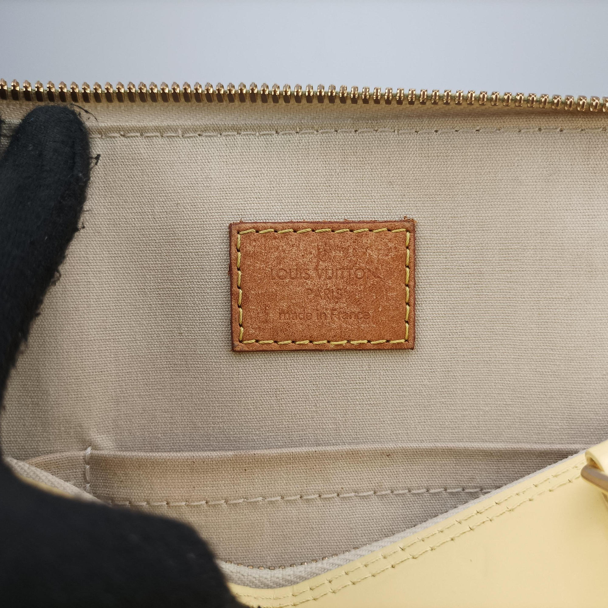 Secondhand Louis Vuitton ALMA PM CITRINE Vernis M90101 handbag | stylenewstar