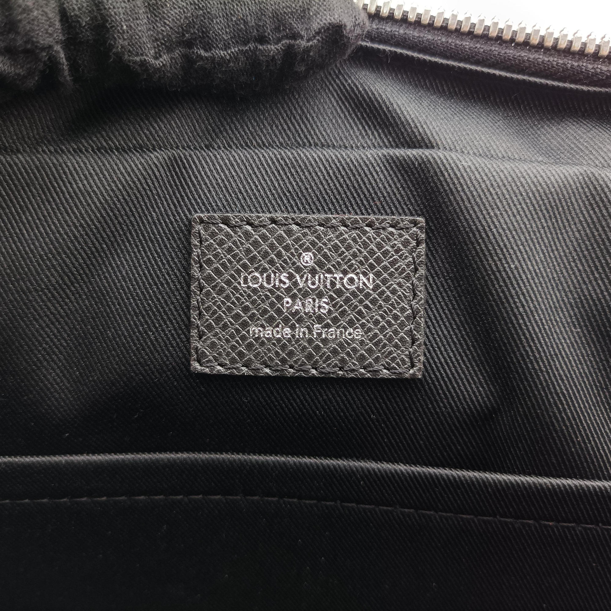 Secondhand Louis Vuitton Porto Document Business MM Black Taiga M33441 handbag | stylenewstar