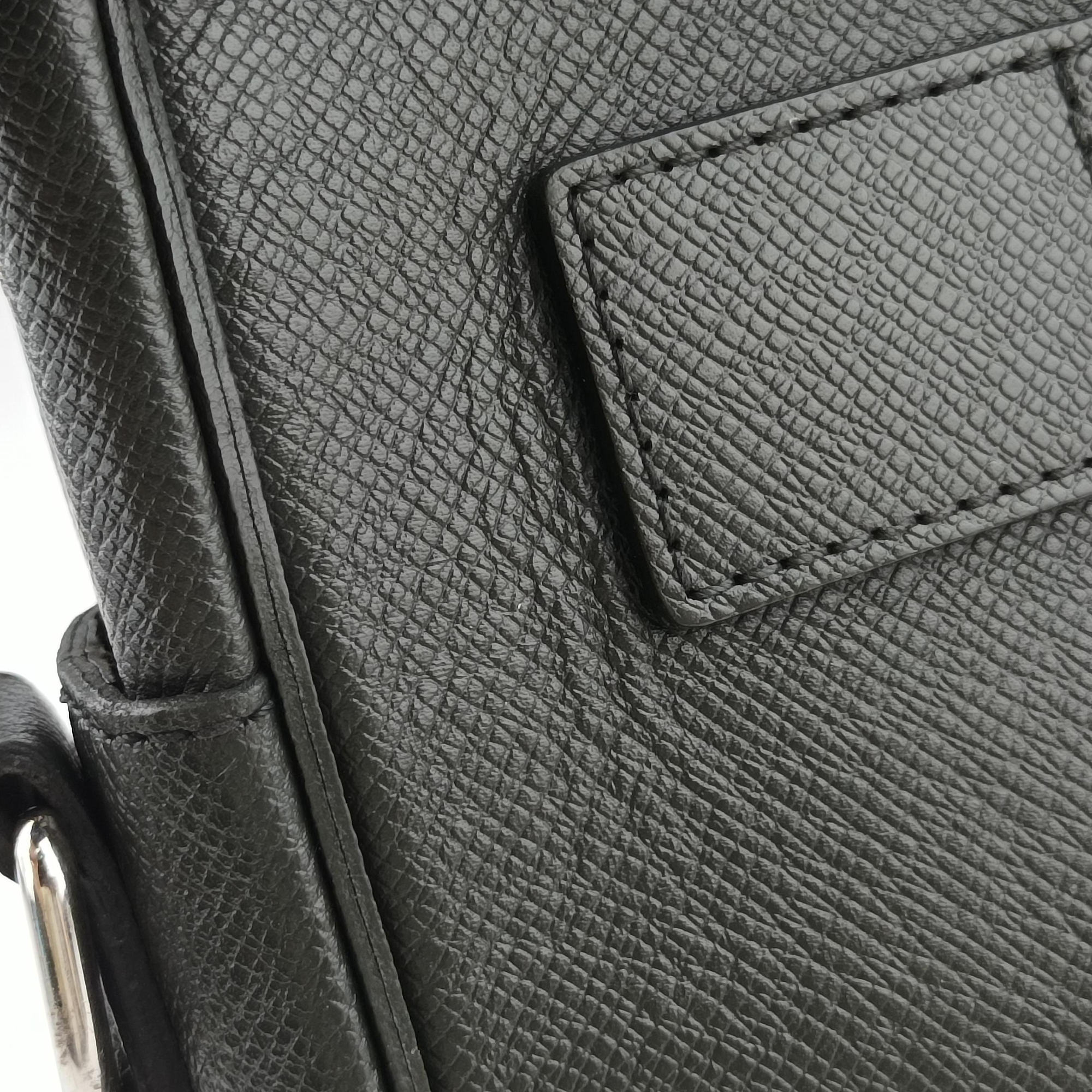 Secondhand Louis Vuitton Porto Document Business MM Black Taiga M33441 handbag | stylenewstar