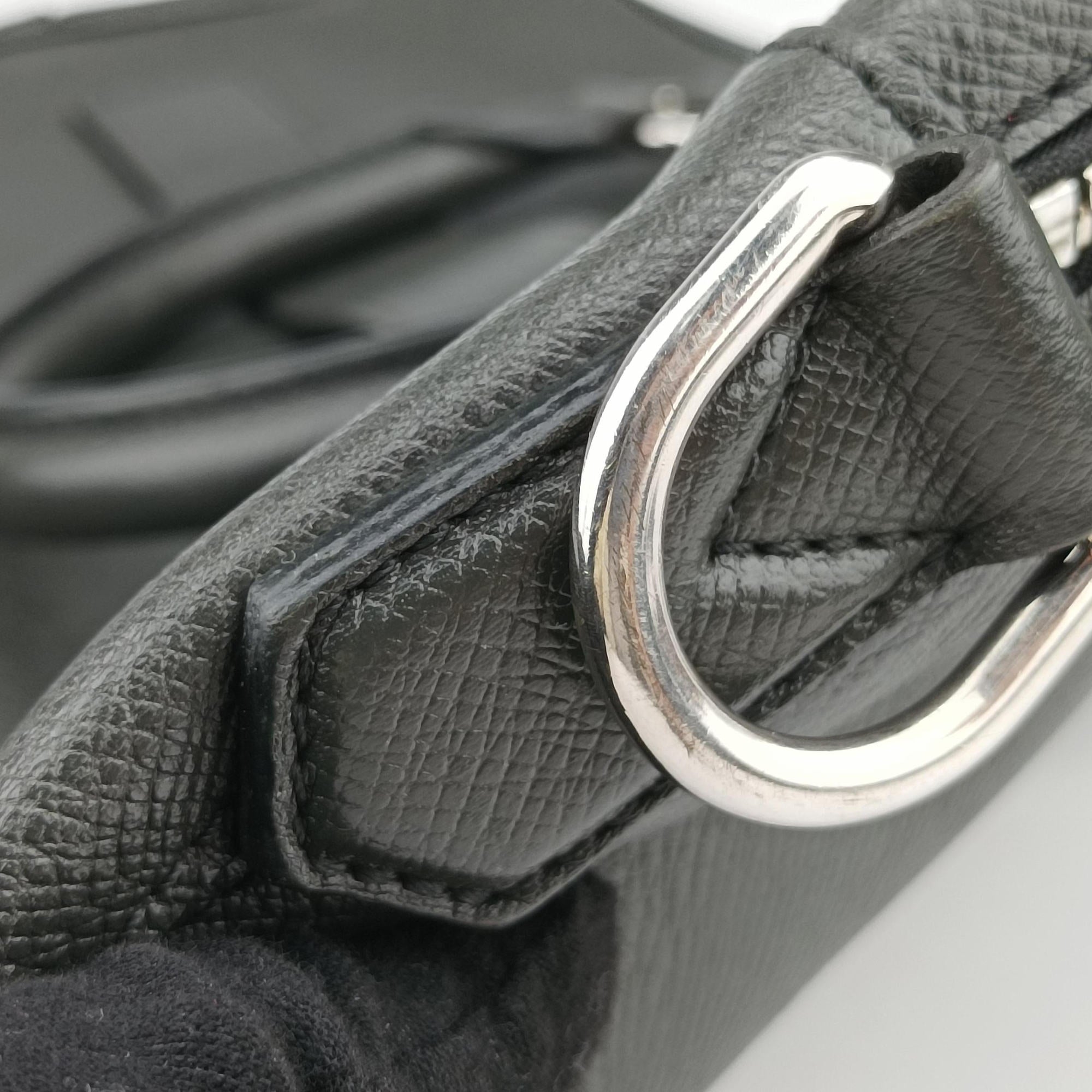 Secondhand Louis Vuitton Porto Document Business MM Black Taiga M33441 handbag | stylenewstar