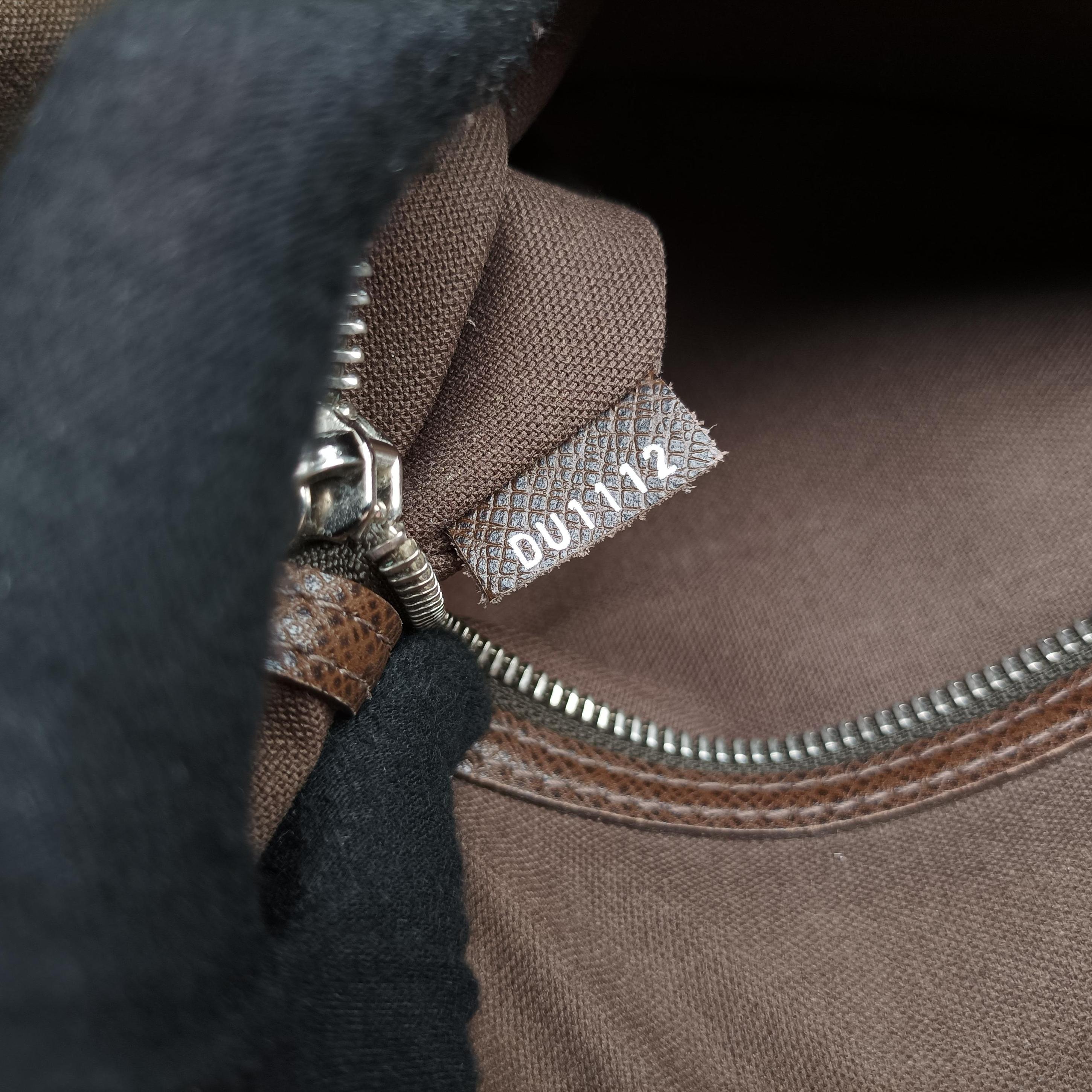 Pre-owned Louis Vuitton Roman MM Brown Taiga  shoulderbag | stylenewstar