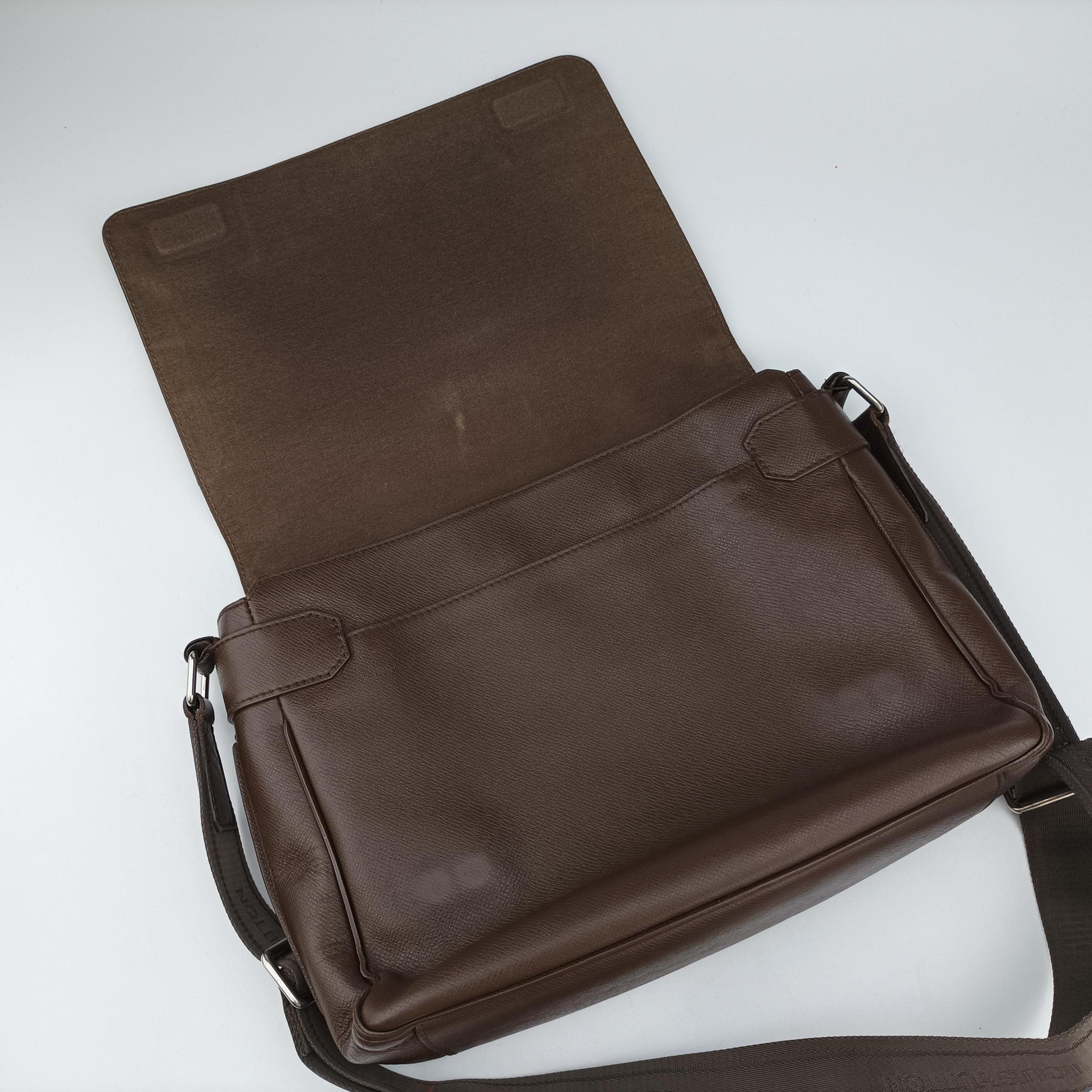 Pre-owned Louis Vuitton Roman MM Brown Taiga  shoulderbag | stylenewstar