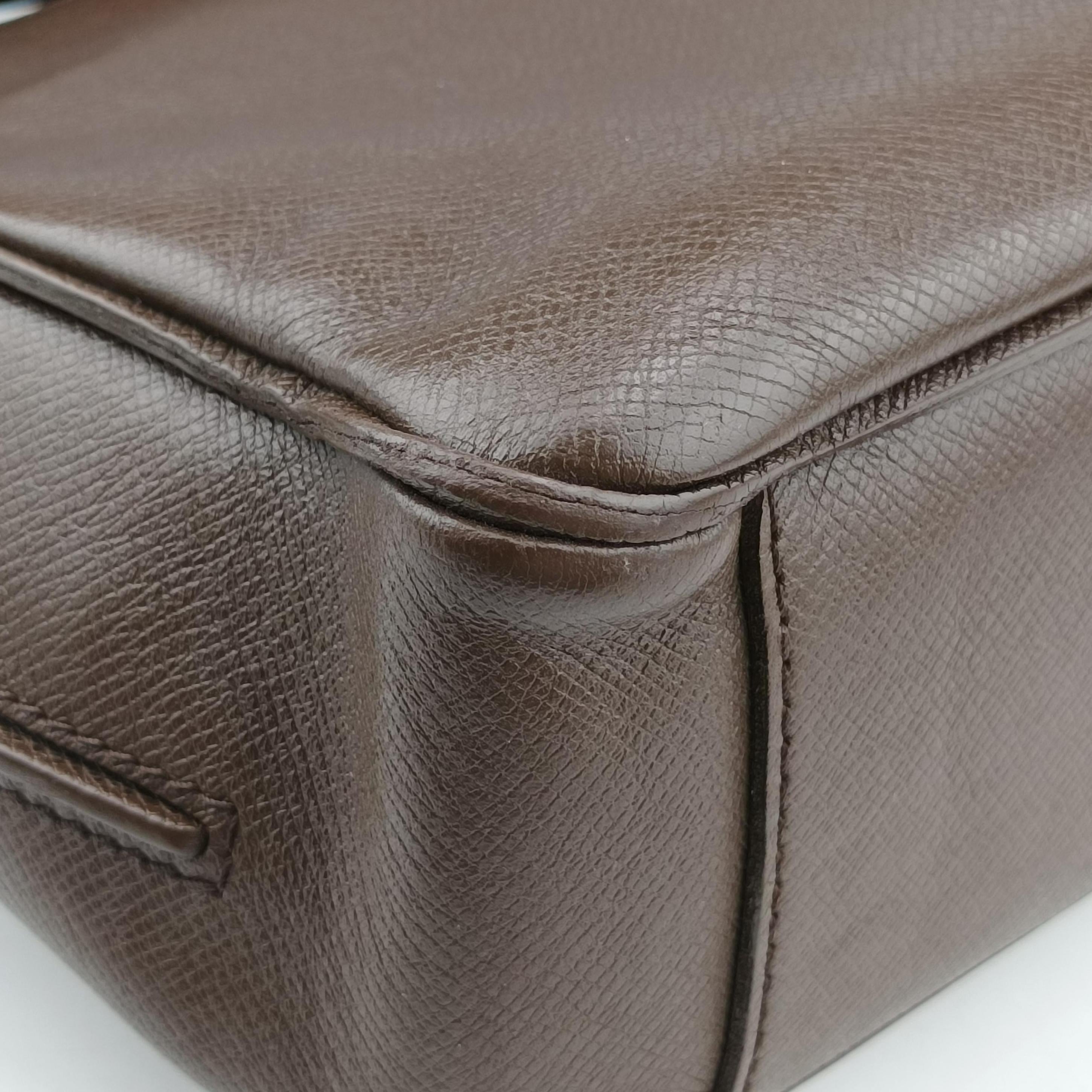 Pre-owned Louis Vuitton Roman MM Brown Taiga  shoulderbag | stylenewstar