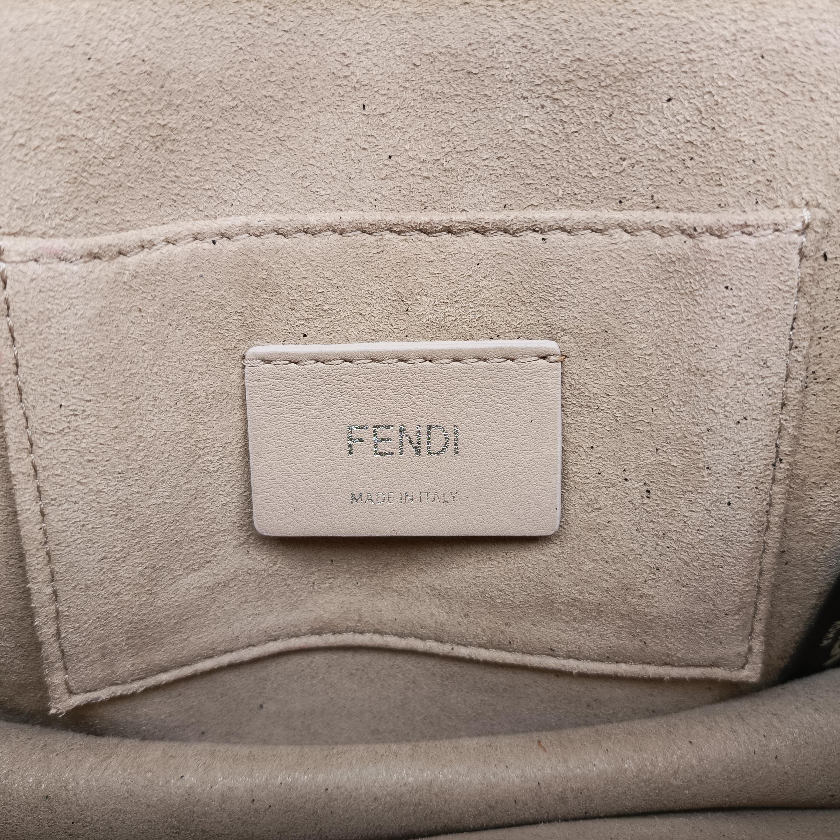 Pre-owned Fendi studded Kan I Black Leather 8M0381 shoulderbag | stylenewstar