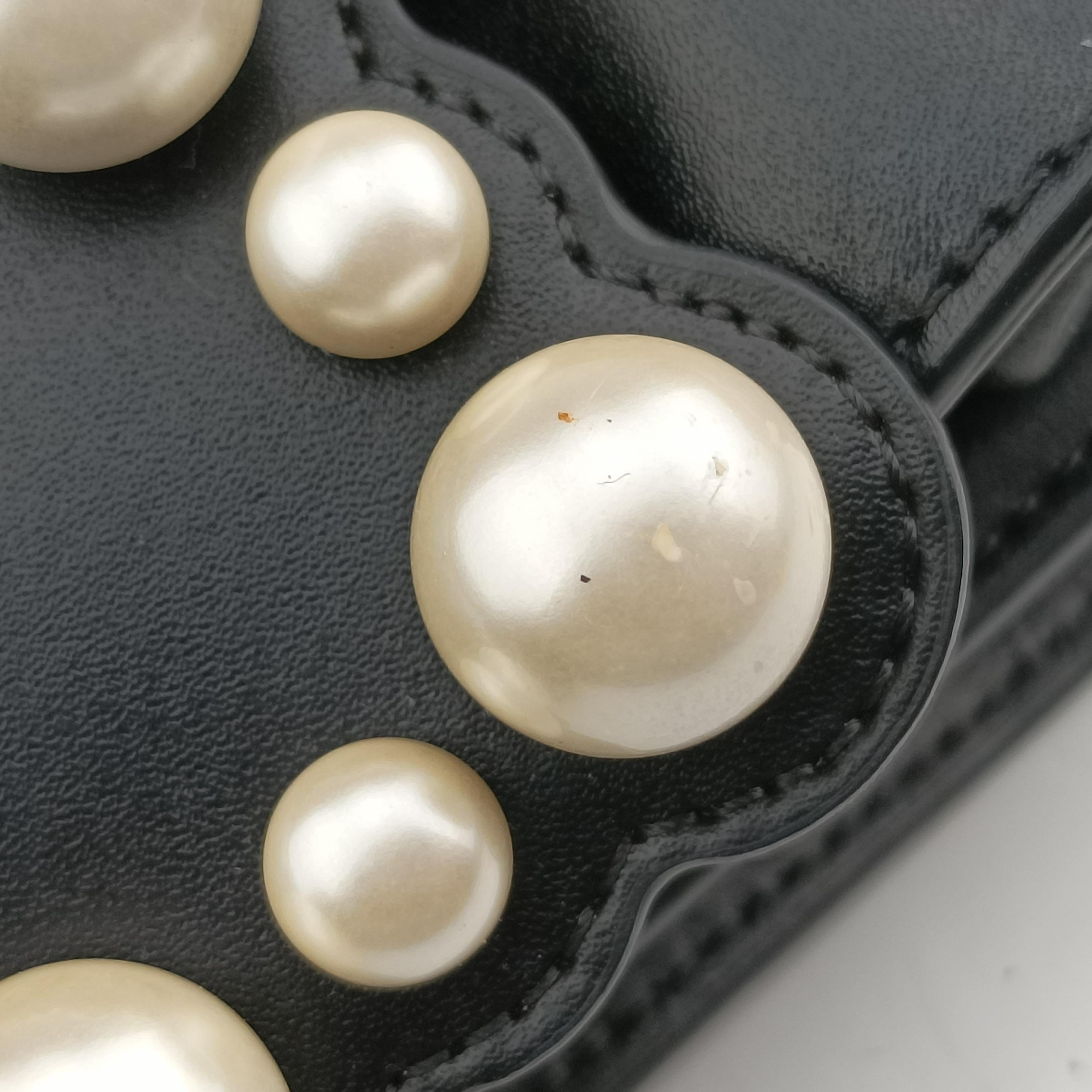 Pre-owned Fendi studded Kan I Black Leather 8M0381 shoulderbag | stylenewstar