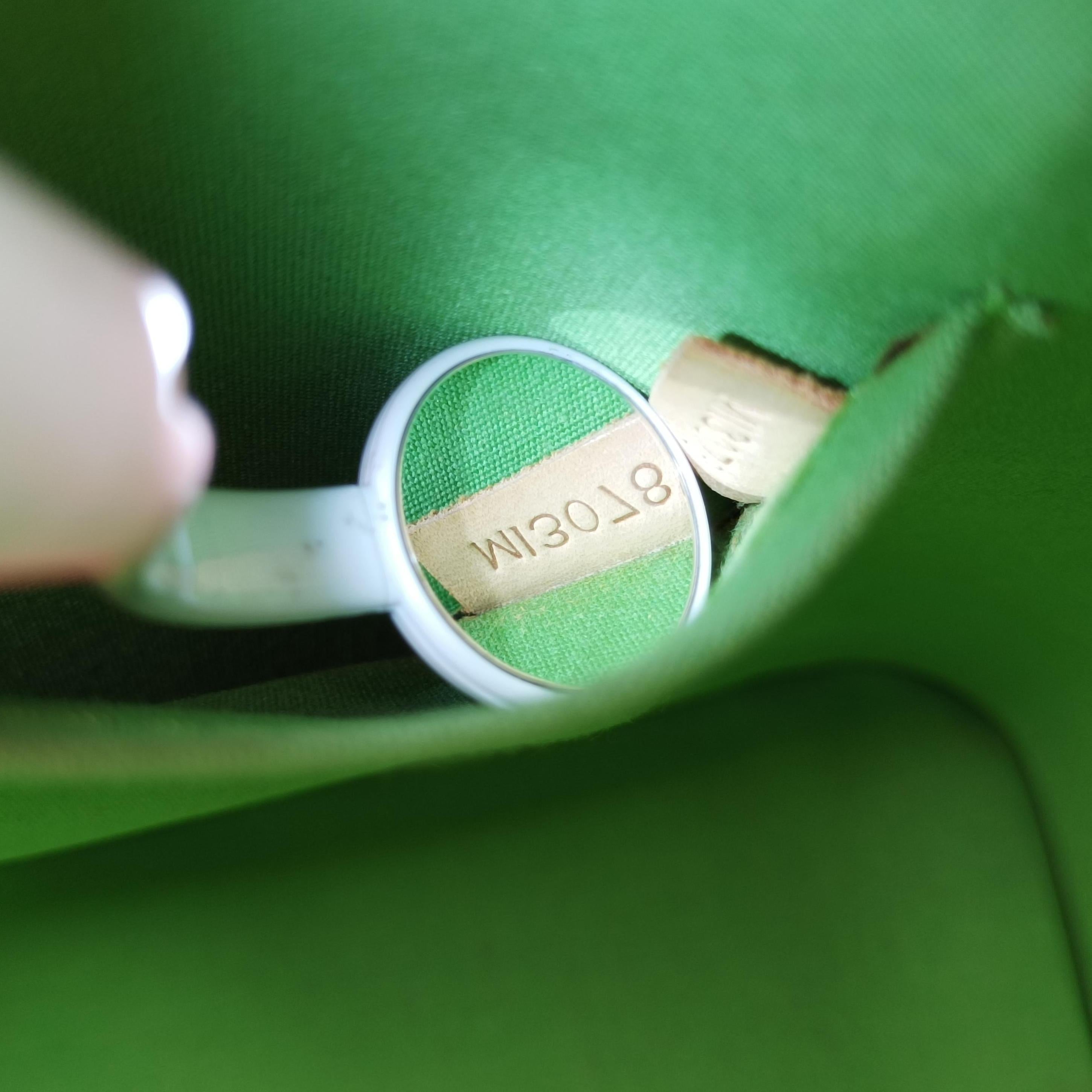 Pre-owned Louis Vuitton Alma GM green Vernis  handbag | stylenewstar