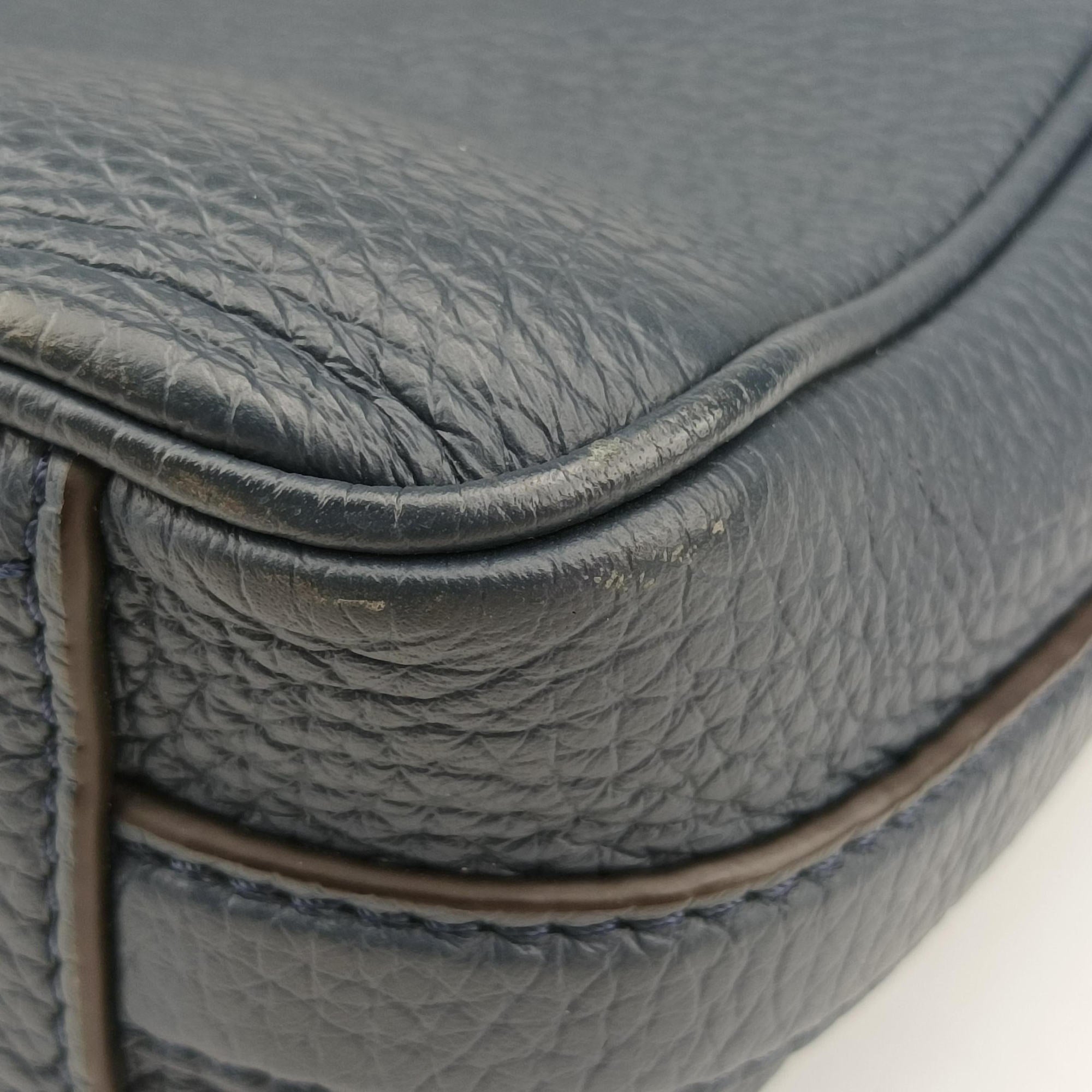 Pre-owned Louis Vuitton Armand Briefcase MM NAVY Taurillon leather M54380 shoulderbag | stylenewstar