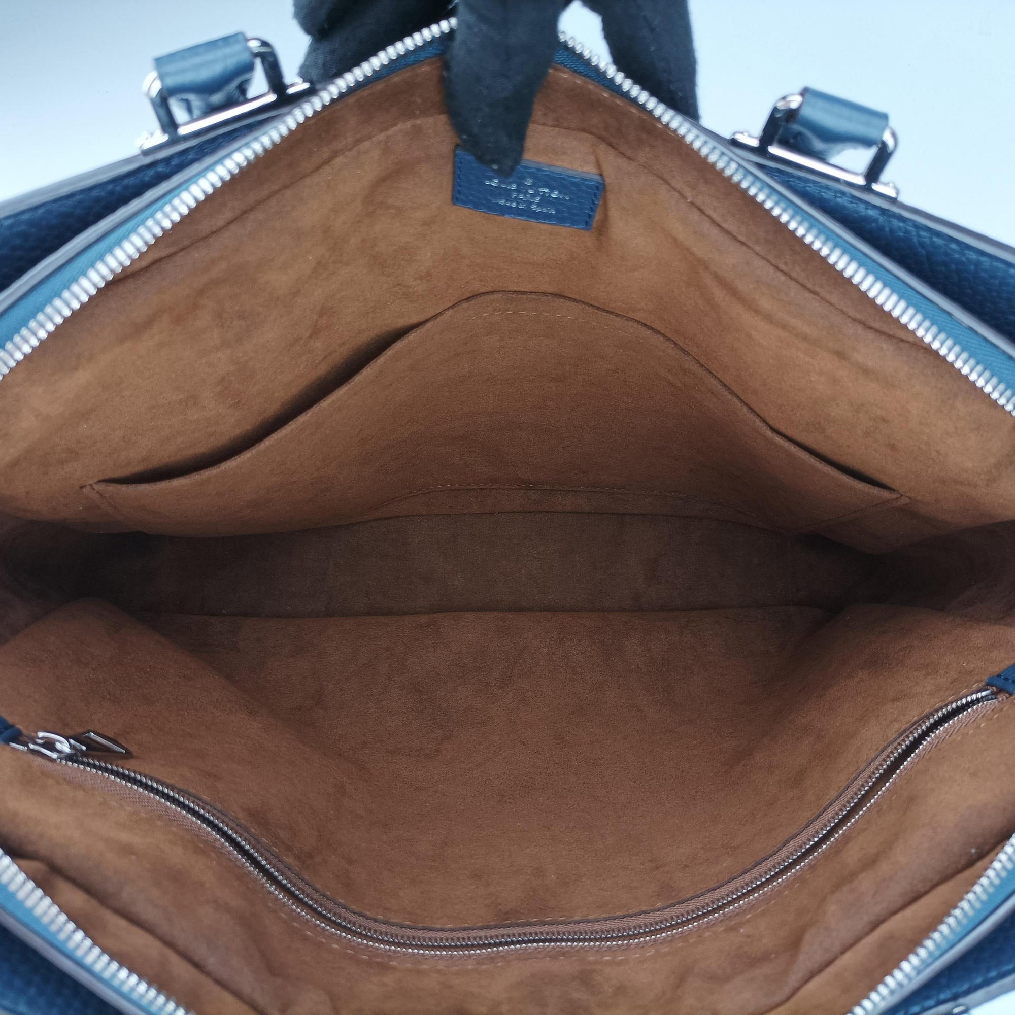 Pre-owned Louis Vuitton Armand Briefcase MM NAVY Taurillon leather M54380 shoulderbag | stylenewstar