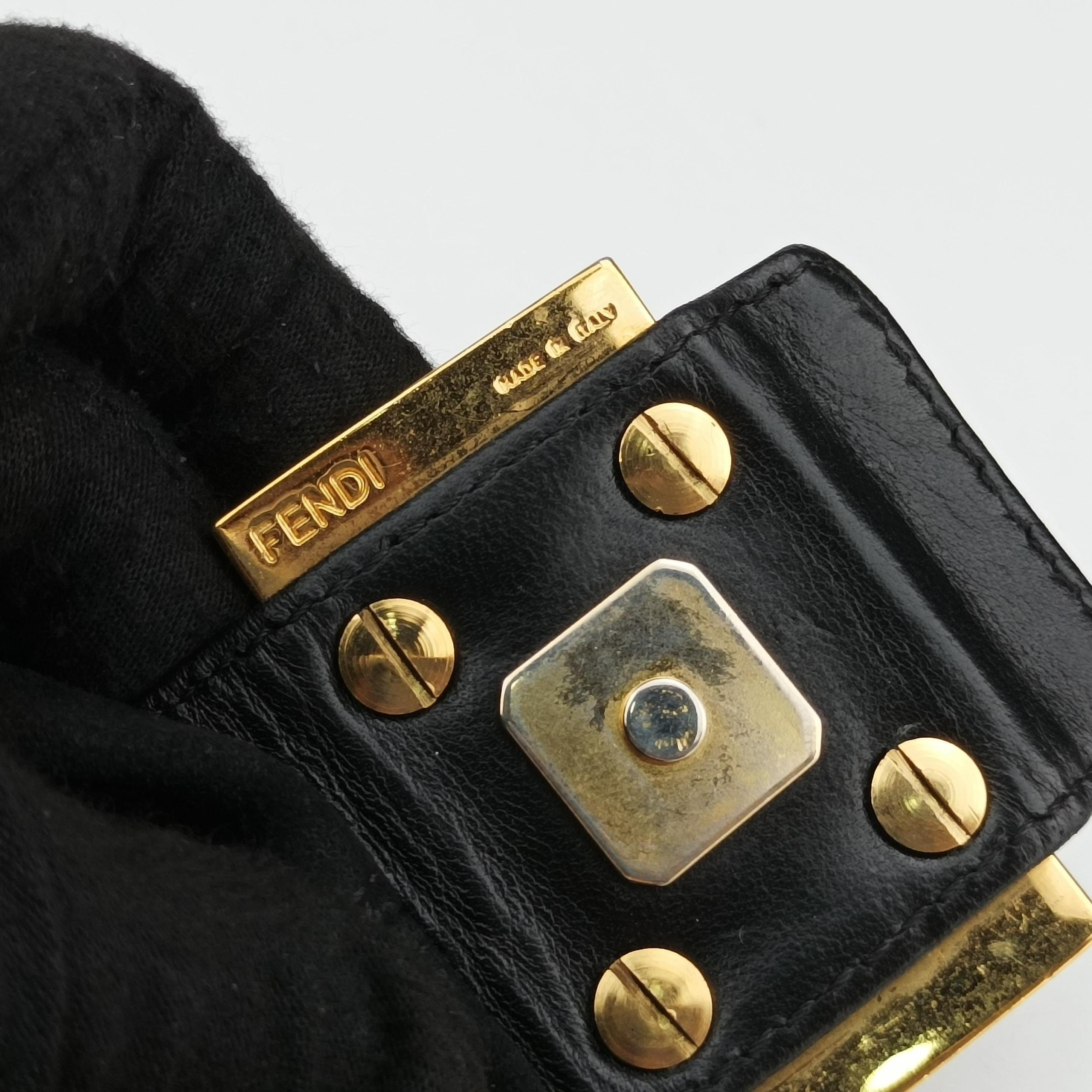 Pre-owned Fendi Mamma Baguette Black suede  shoulderbag | stylenewstar