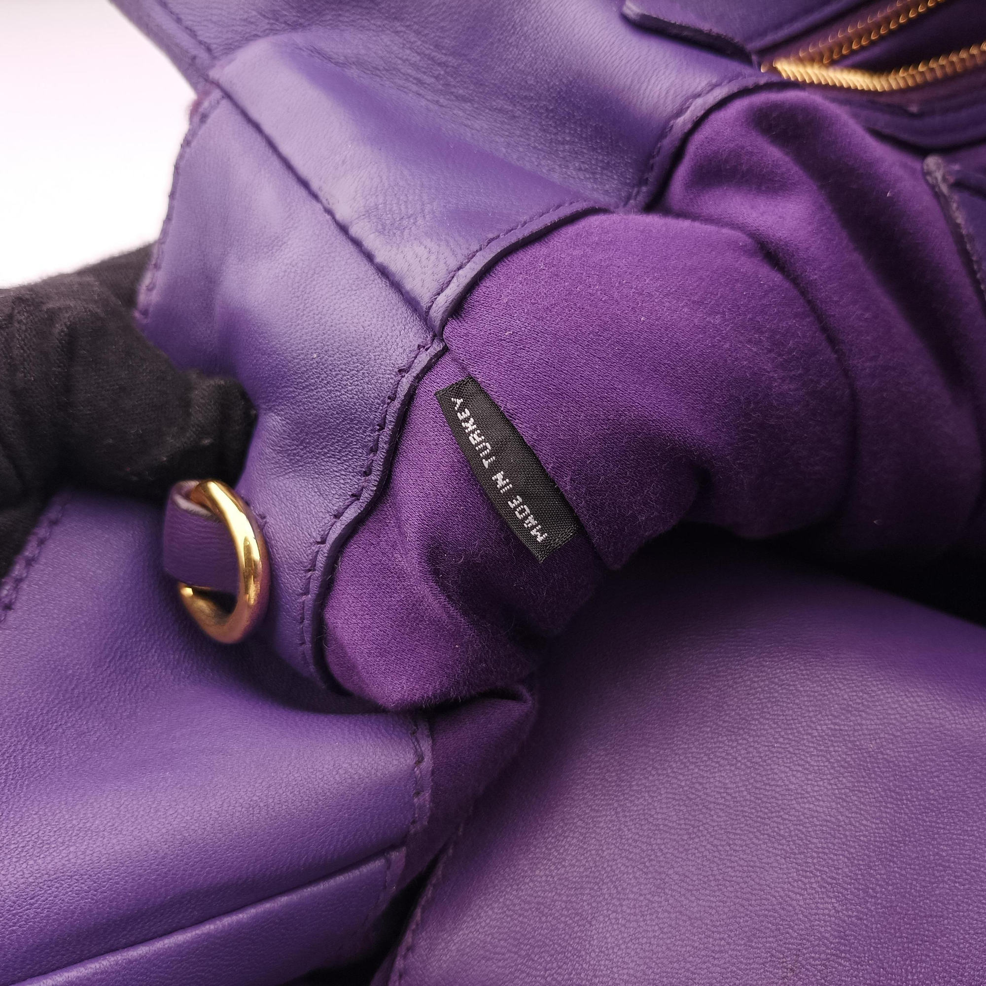 Secondhand Miu Miu Matelasse Purple leather  shoulderbag | stylenewstar