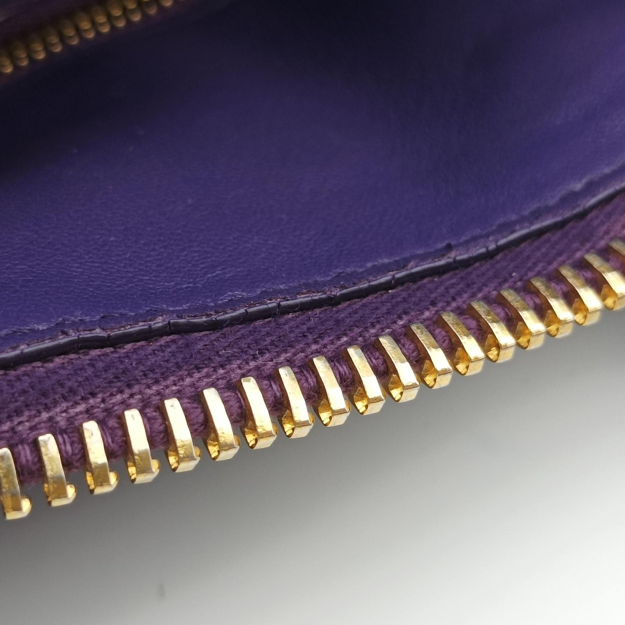Secondhand Miu Miu Matelasse Purple leather  shoulderbag | stylenewstar