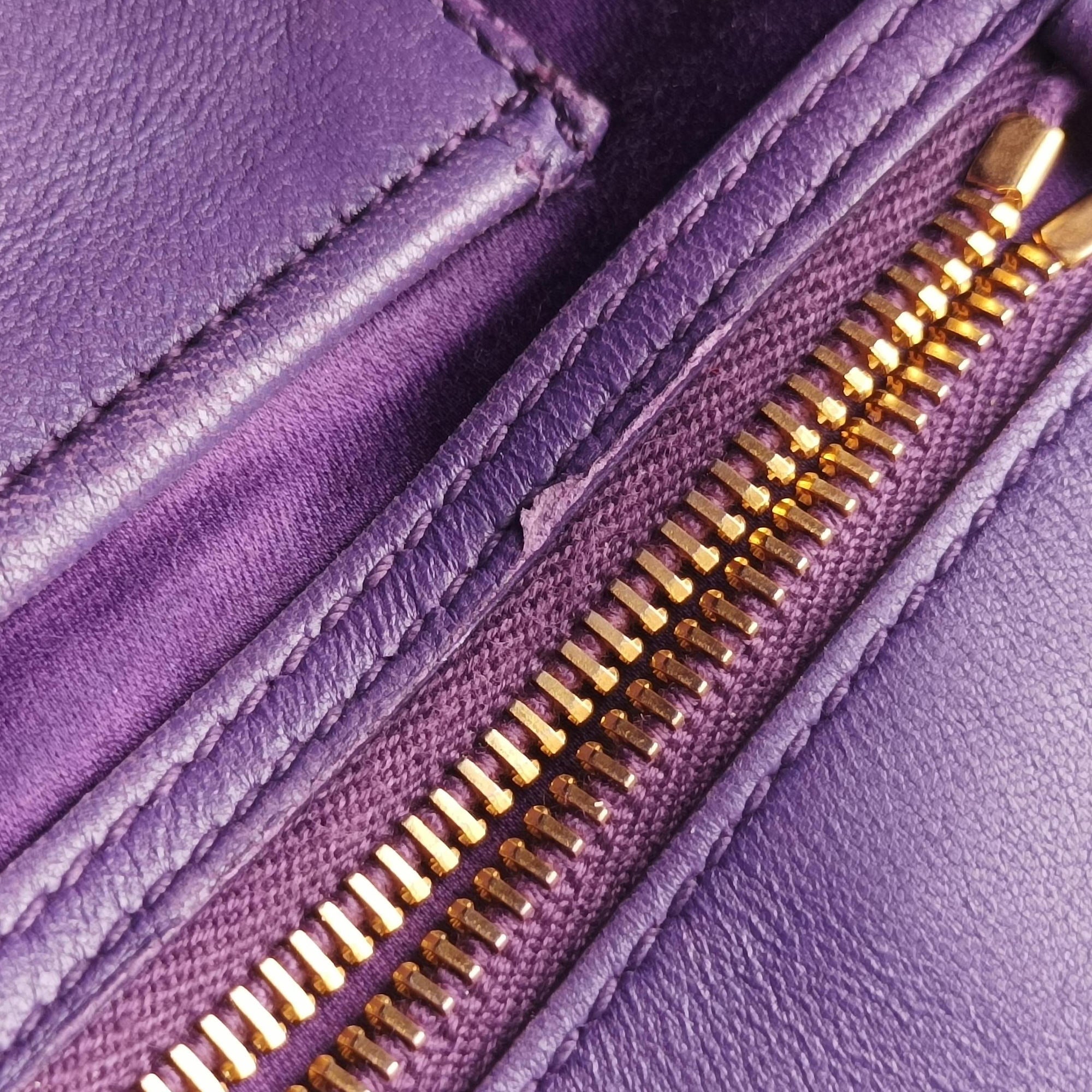Secondhand Miu Miu Matelasse Purple leather  shoulderbag | stylenewstar