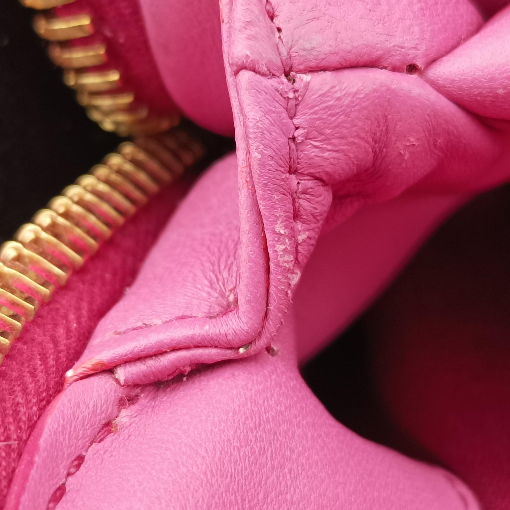 Secondhand Miu Miu Matelasse Rose lambskin  shoulderbag | stylenewstar